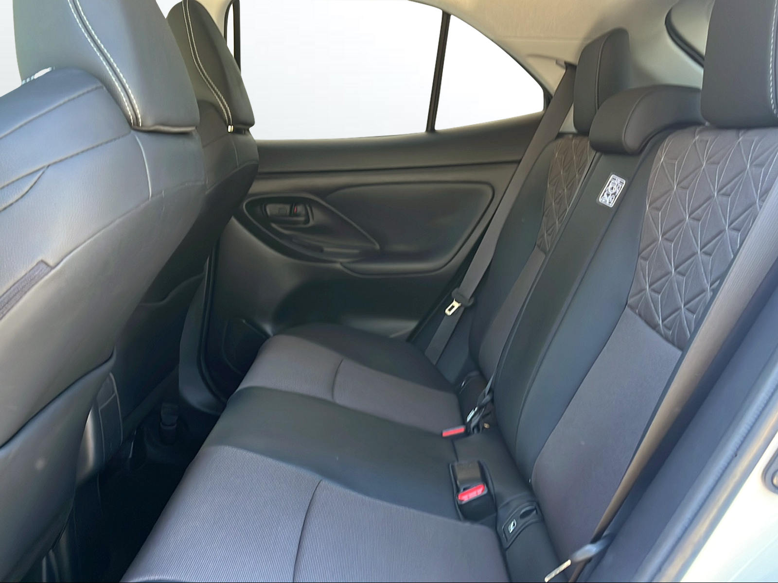 TOYOTA Yaris Cross 1.5 Elegant e-CVT AWD (4x4)-image-11