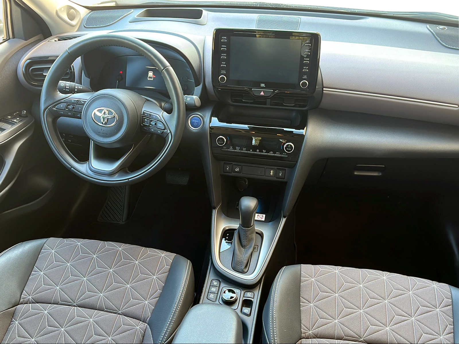 TOYOTA Yaris Cross 1.5 Elegant e-CVT AWD (4x4)-image-10