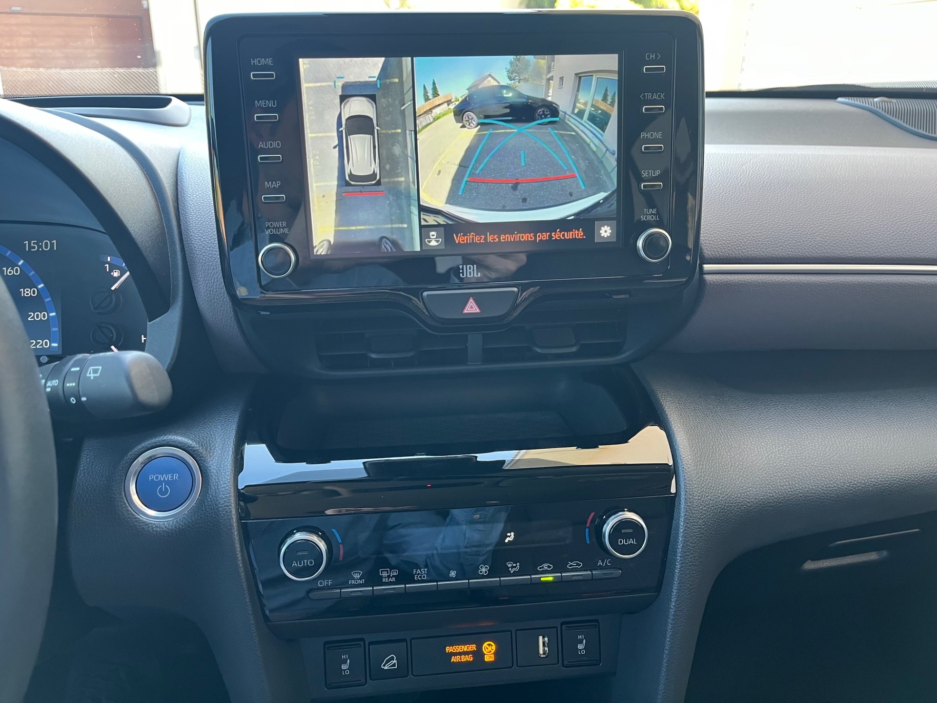 TOYOTA Yaris Cross 1.5 Elegant e-CVT AWD (4x4)-image-13