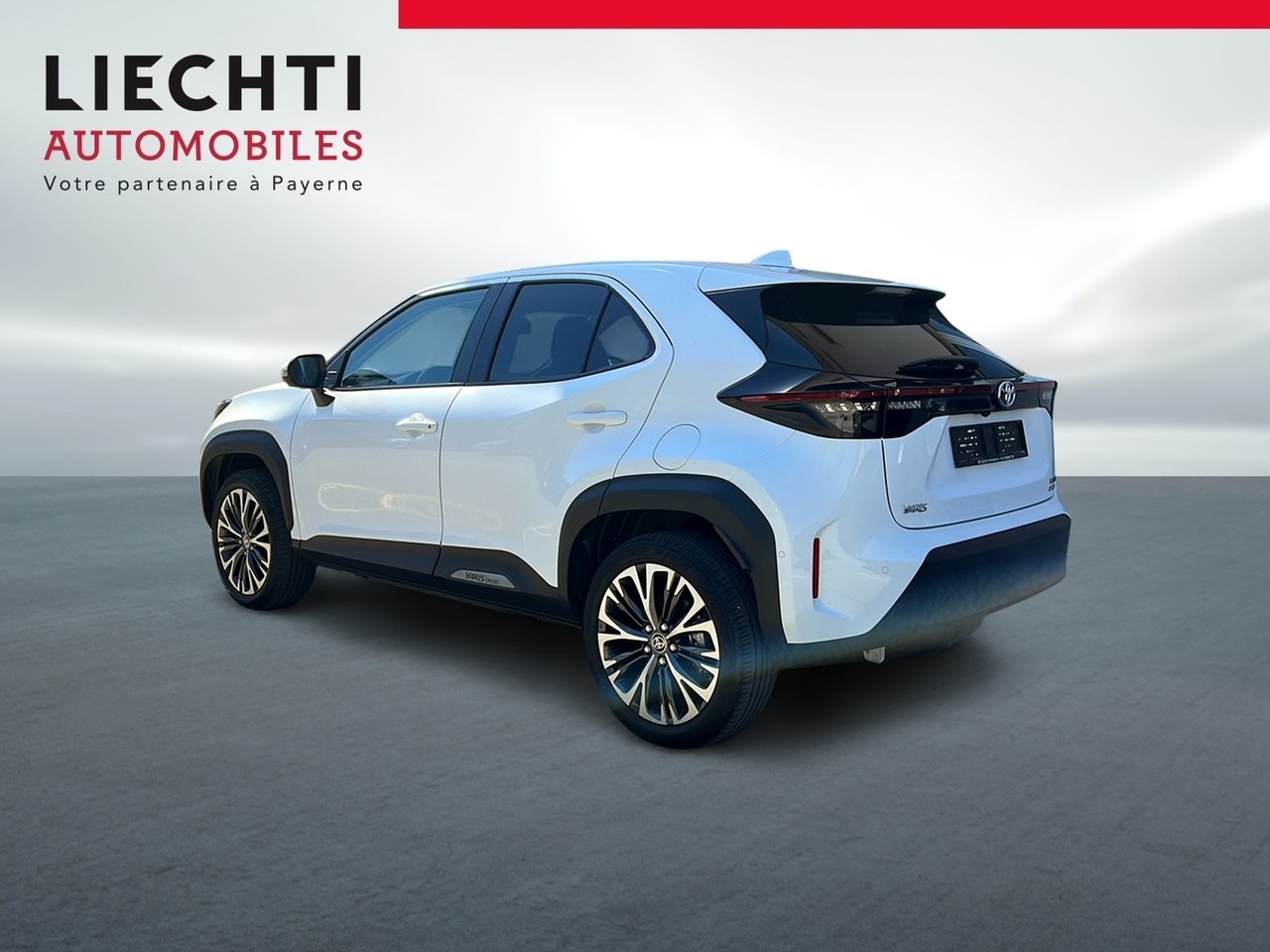 TOYOTA Yaris Cross 1.5 Elegant e-CVT AWD (4x4)-image-2