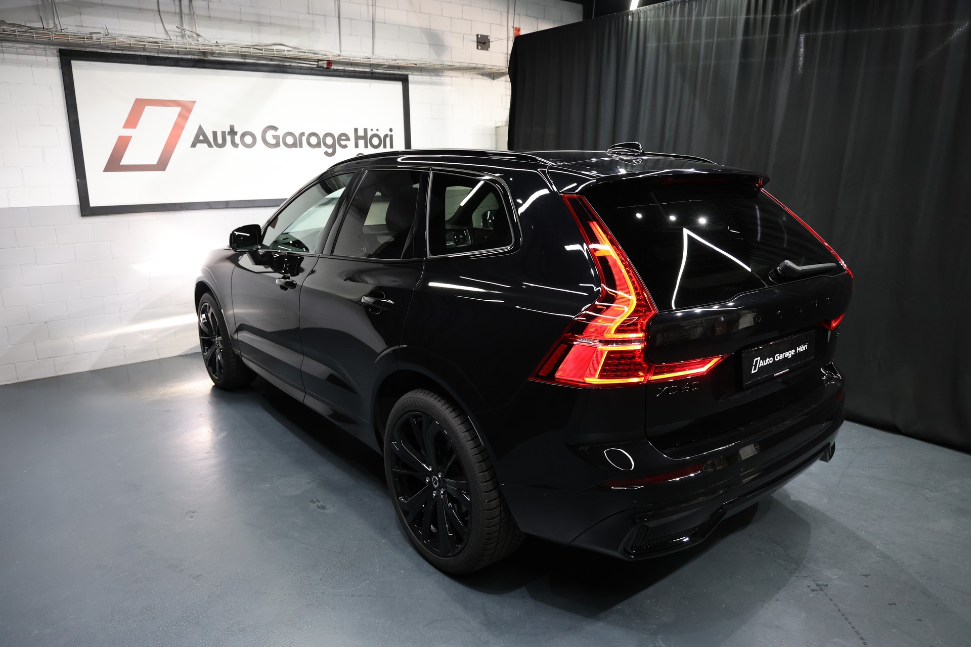 VOLVO XC60 B5 Benzin Mild Hybrid AWD Ultra Dark Geartronic-image-17