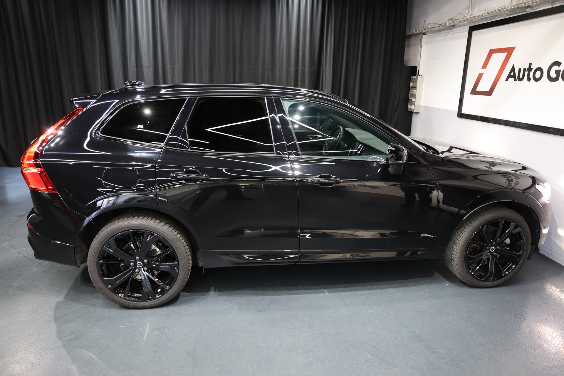 VOLVO XC60 B5 Benzin Mild Hybrid AWD Ultra Dark Geartronic-image-12