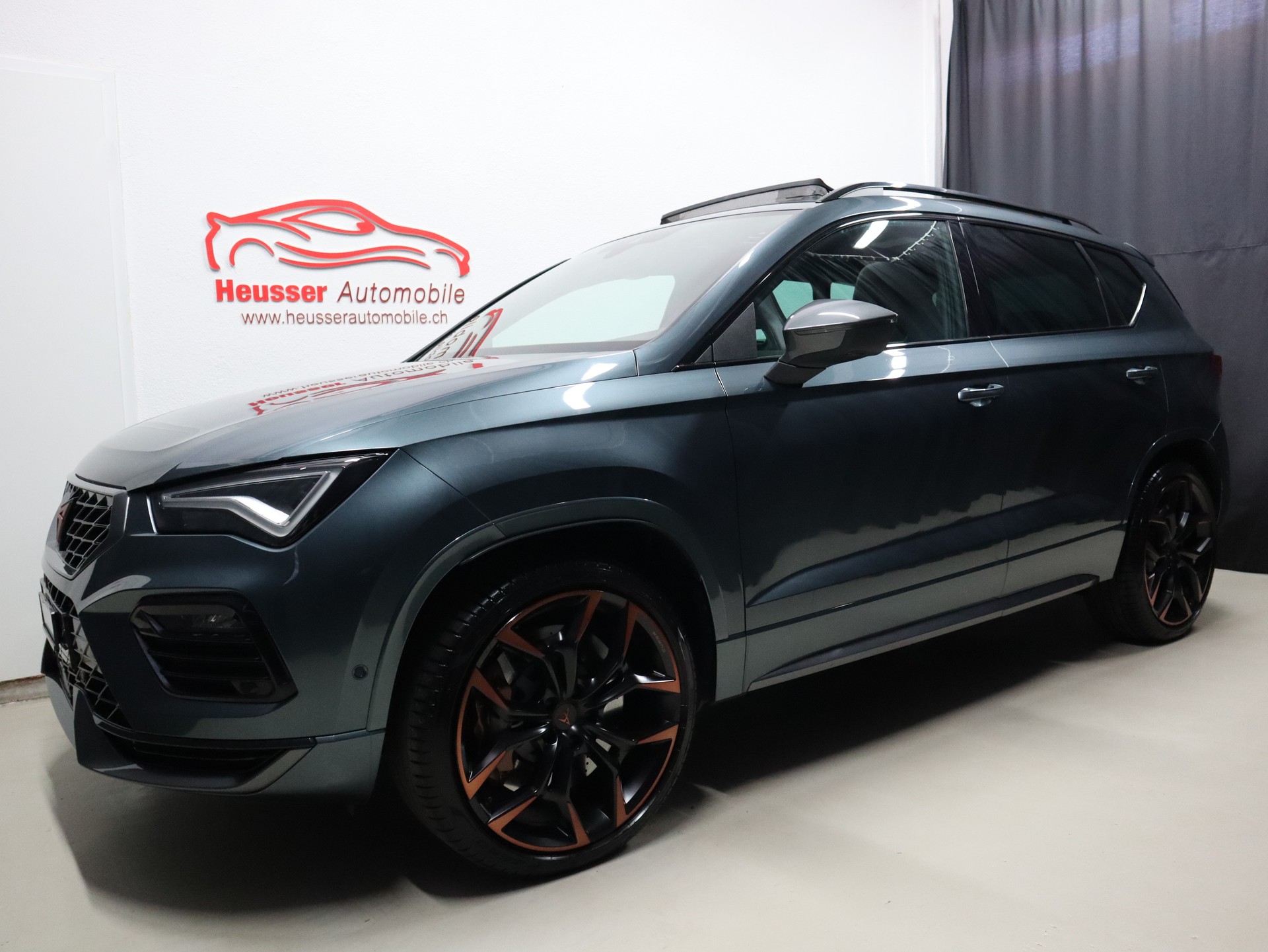 CUPRA Ateca 2.0TSI 4Drive DSG - Limited Edition - Panorama - Navi - Beats - Sportsitze - BREMBO - 360° Kamera - AHK - 300 PS-showroom-element-1