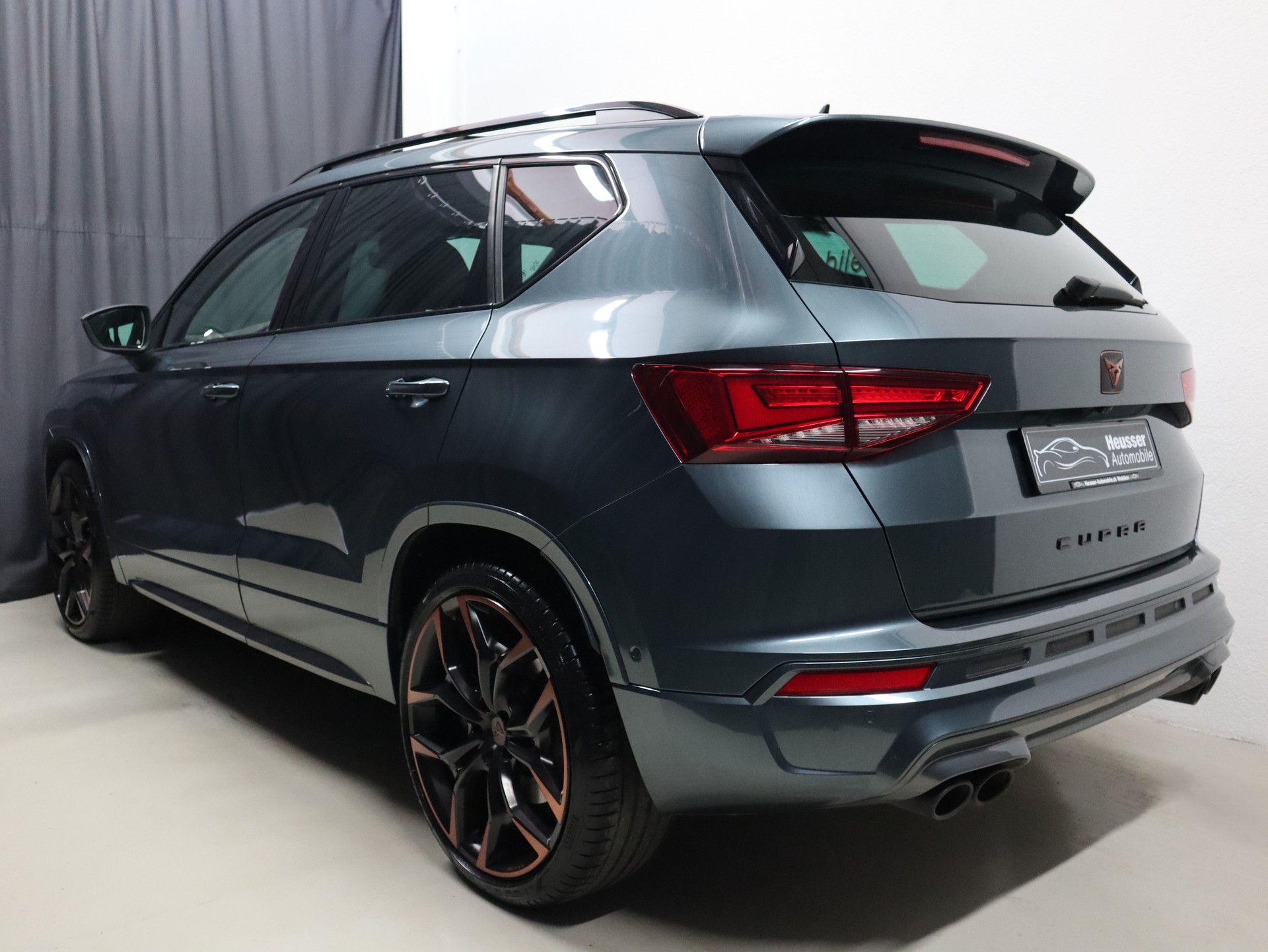 CUPRA Ateca 2.0TSI 4Drive DSG - Limited Edition - Panorama - Navi - Beats - Sportsitze - BREMBO - 360° Kamera - AHK - 300 PS-showroom-element-3