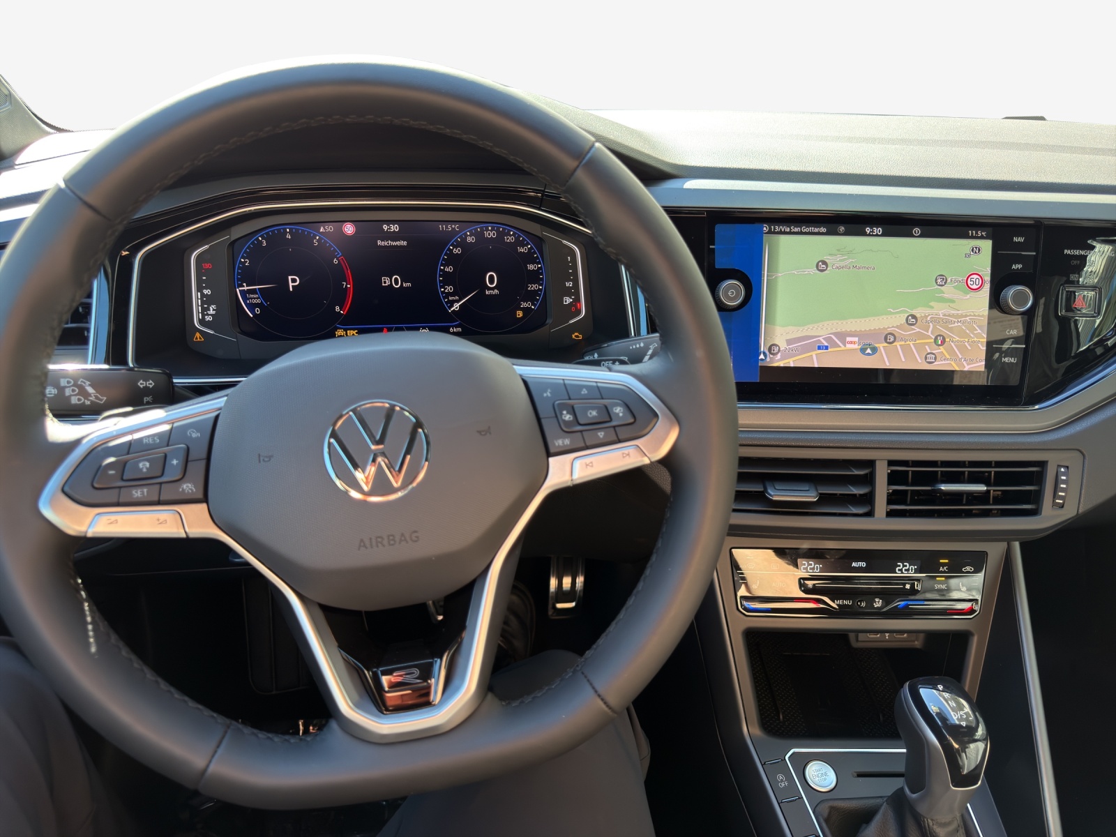 VW Polo R-Line-image-8