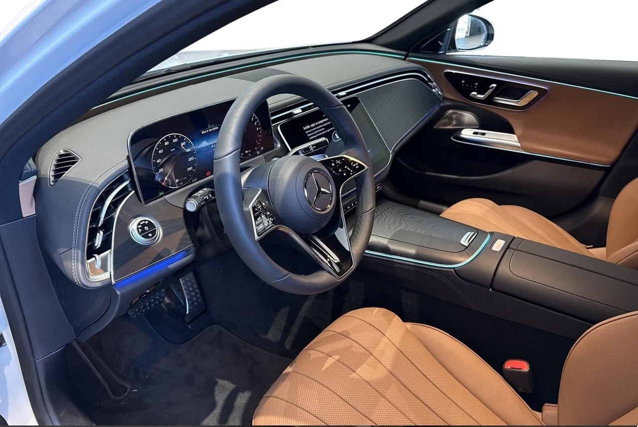 MERCEDES-BENZ E 300 de All-Terrain 4Matic EQ Hybrid 9G-Tronic-image-9