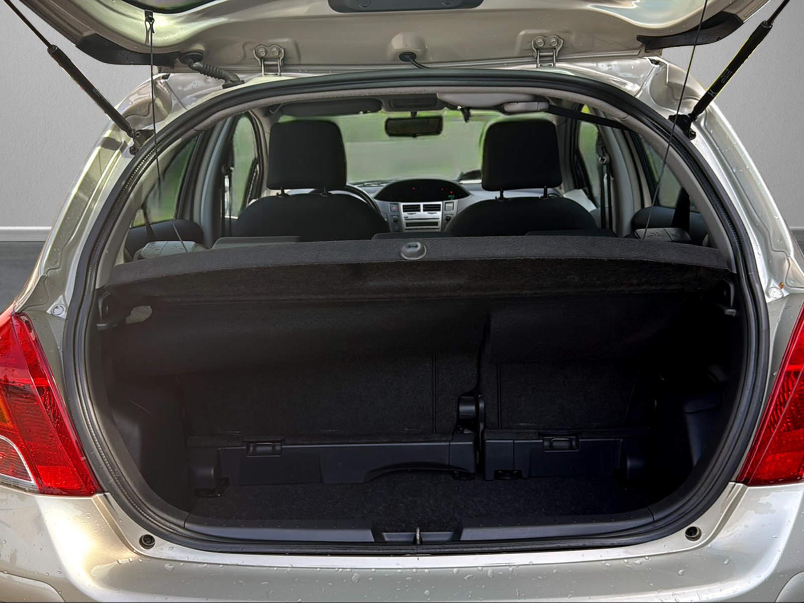 TOYOTA Yaris 1.33 VVT-i Linea Sol-image-9