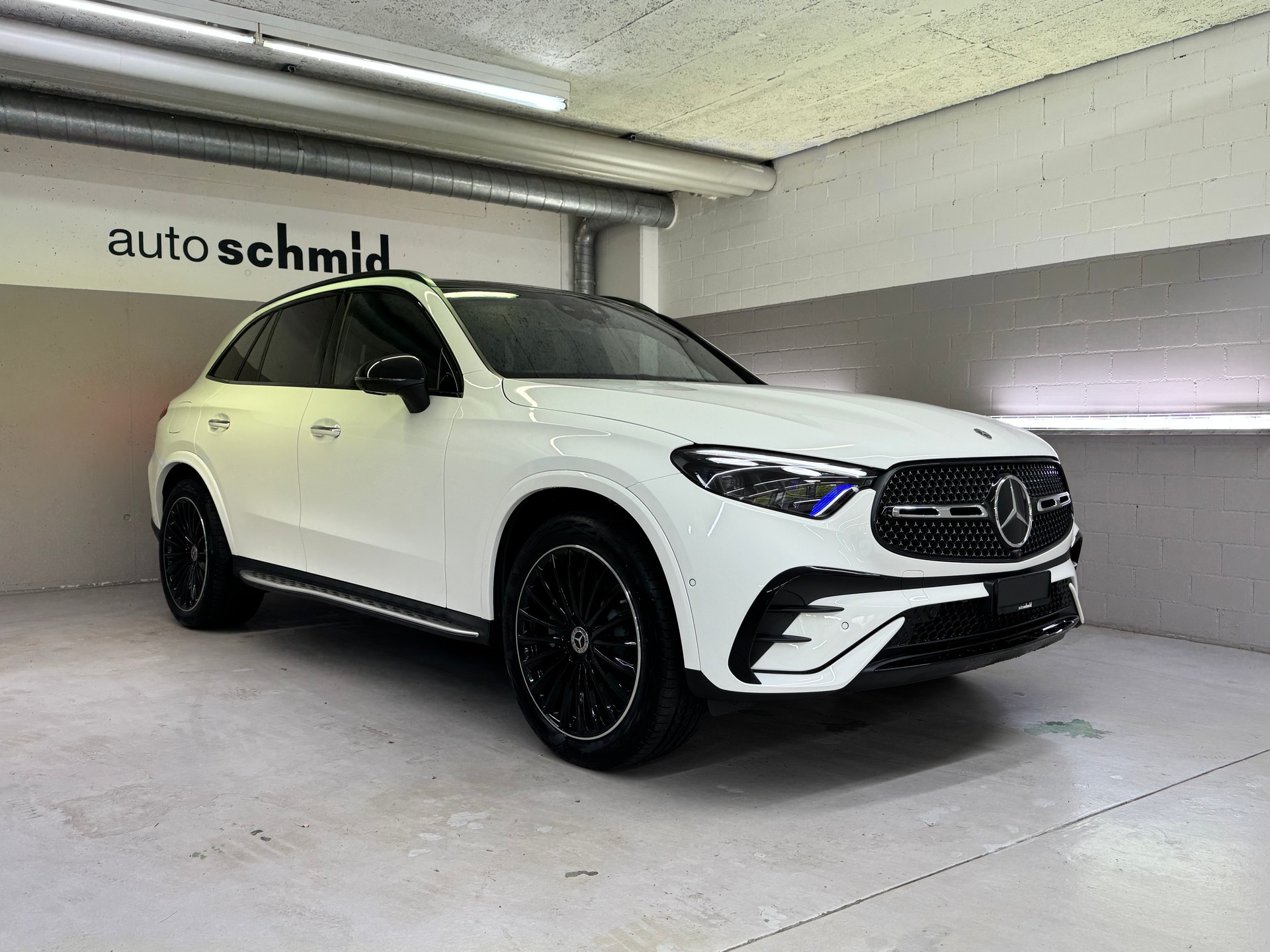 MERCEDES-BENZ GLC 300 e 4Matic EQ Star-image-0