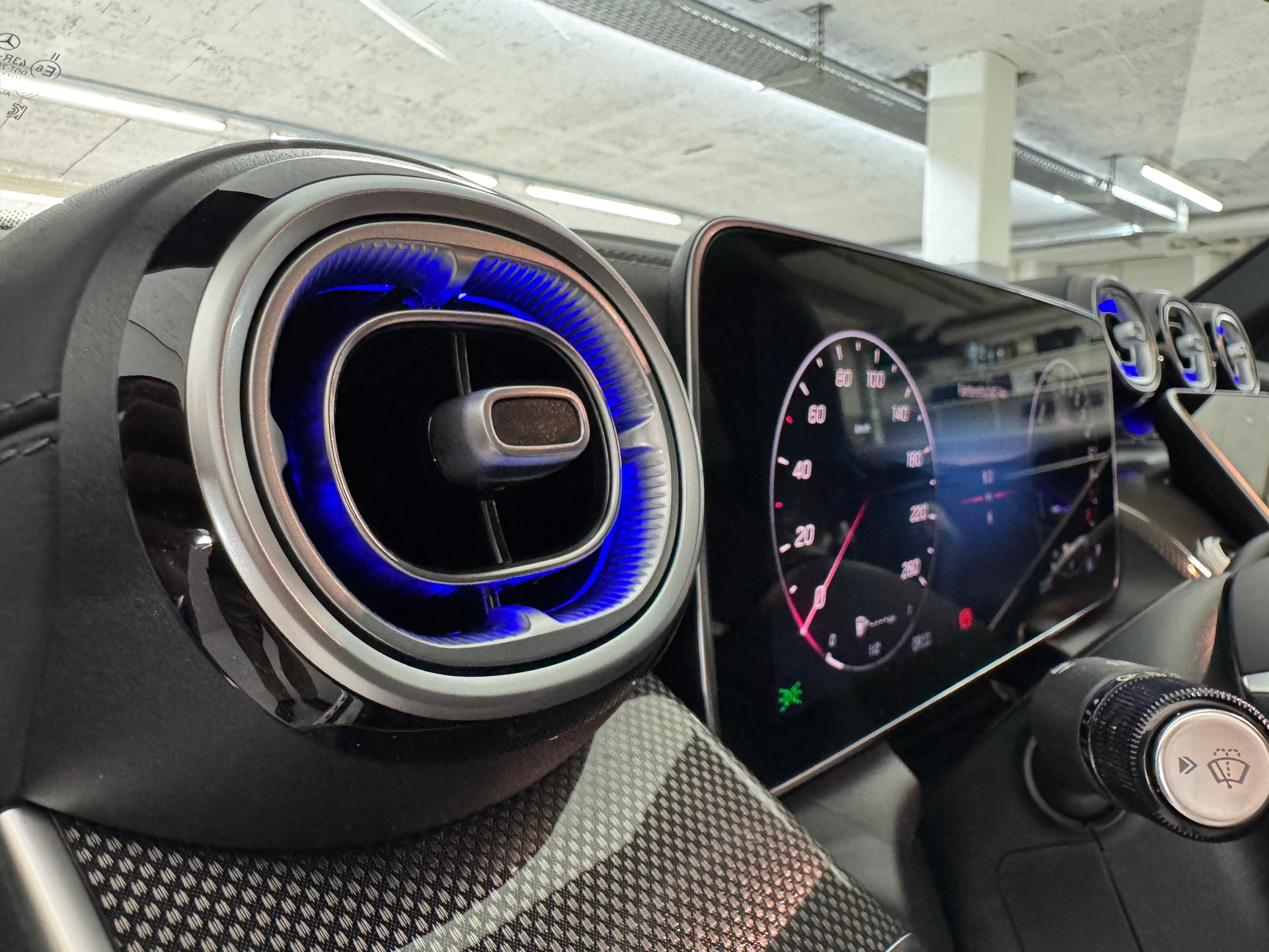 MERCEDES-BENZ GLC 300 e 4Matic EQ Star-image-12