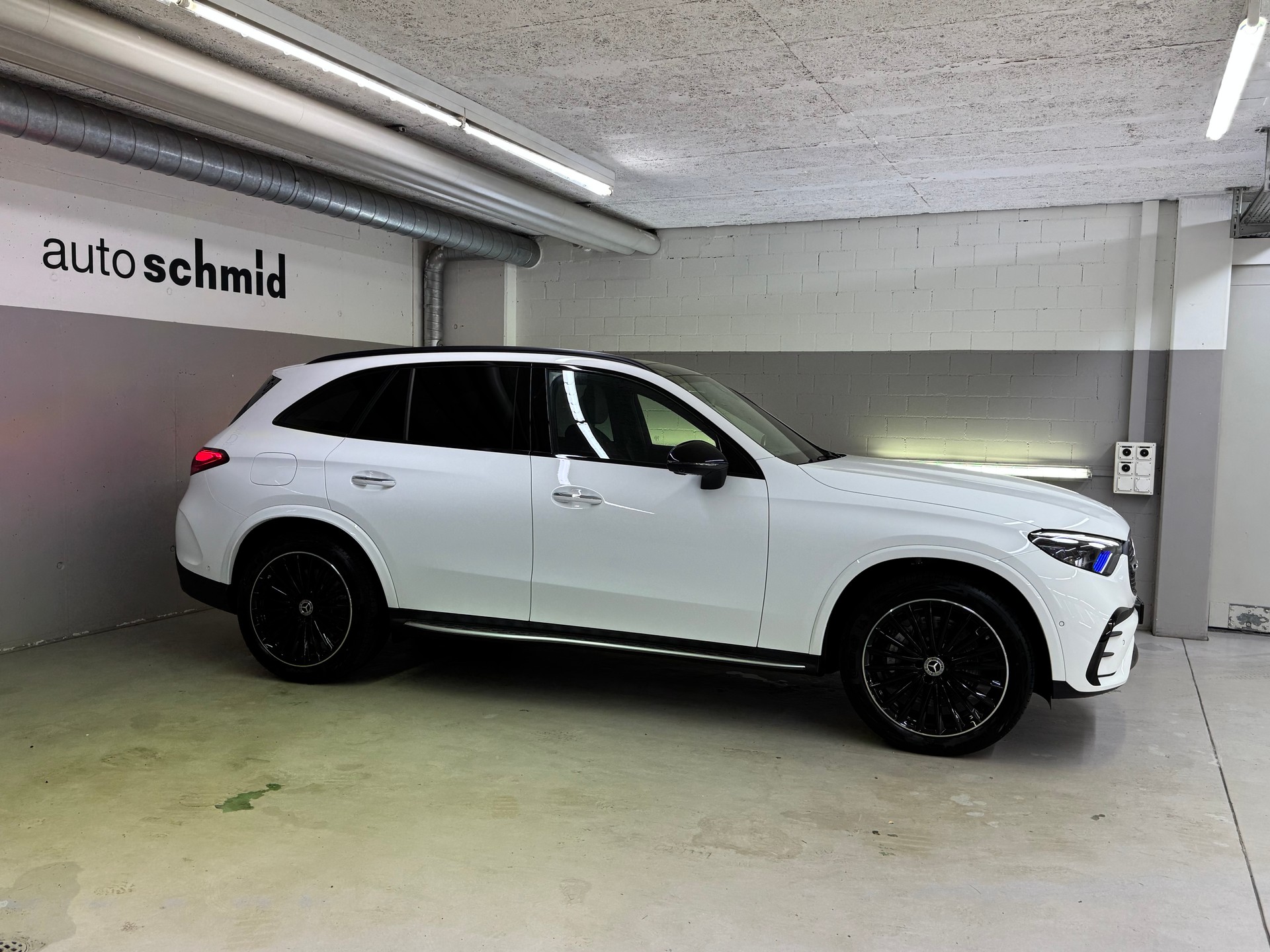 MERCEDES-BENZ GLC 300 e 4Matic EQ Star-image-2