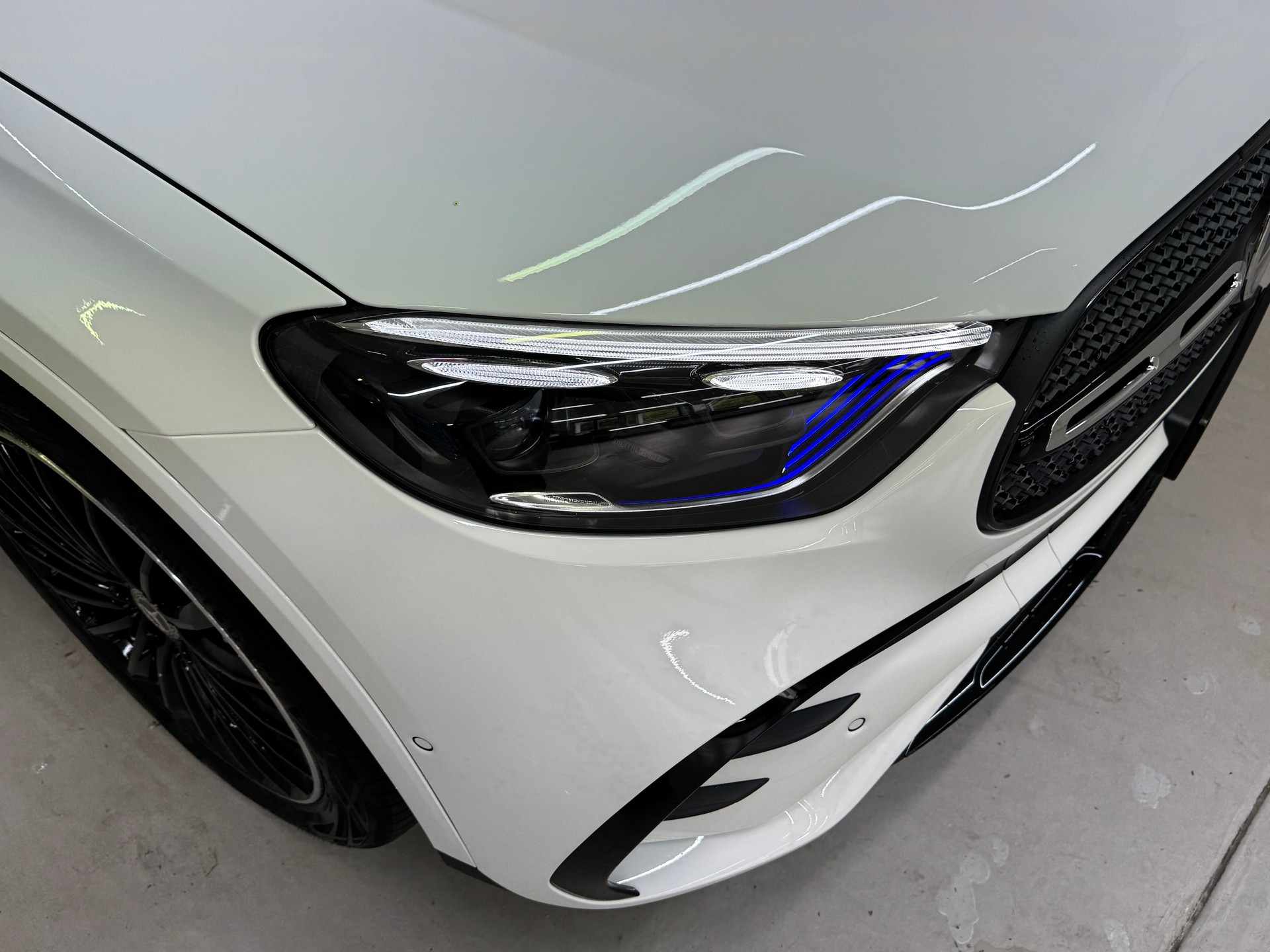 MERCEDES-BENZ GLC 300 e 4Matic EQ Star-image-5