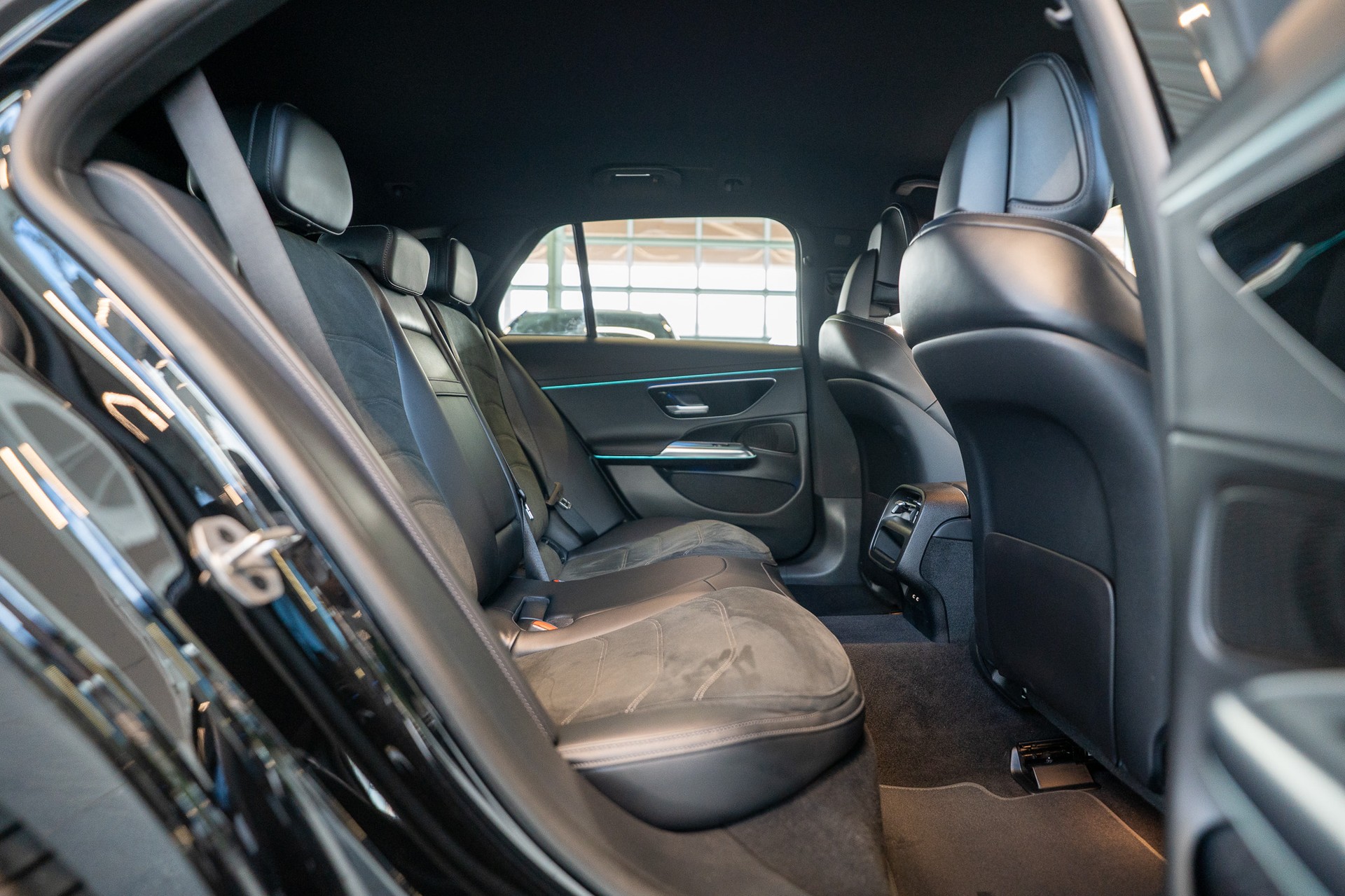 MERCEDES-BENZ E 220 d AMG Line Kombi / Facelift / Rückfahrkamera / el.Heckklappe-image-14