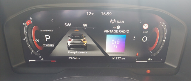 NISSAN Juke 1.0 DIG-T N-Connecta DCT-image-13