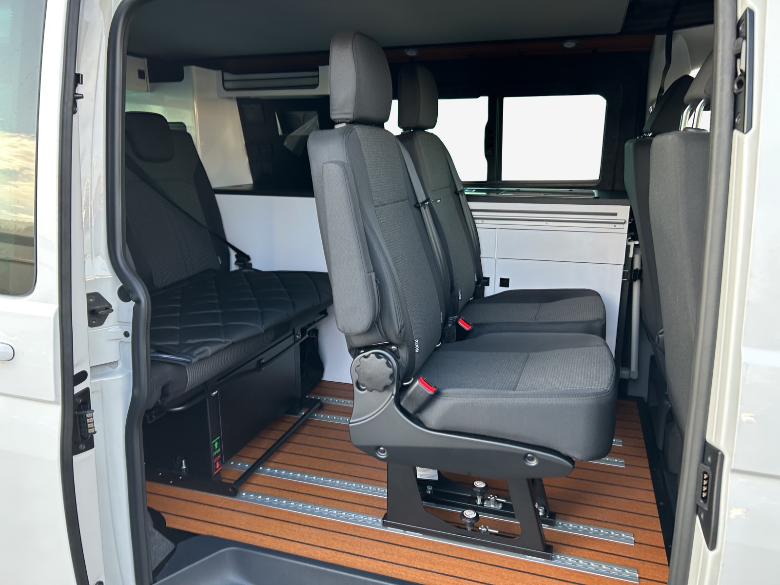 VW T6.1 2.0 TDI Envia Free 4Motion DSG-image-11