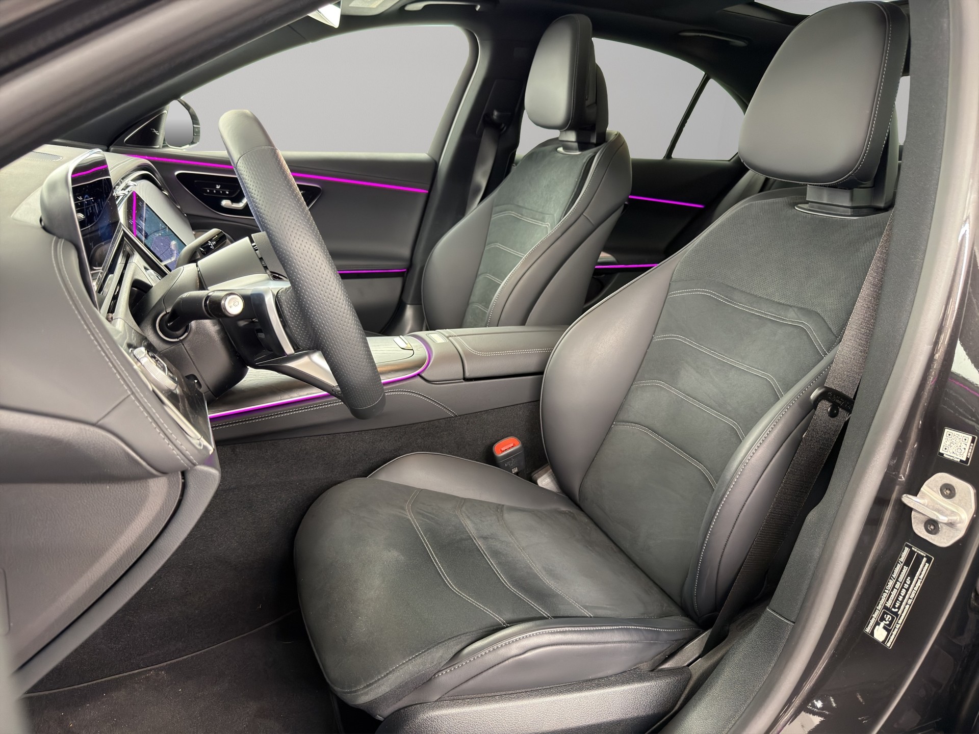 MERCEDES-BENZ E 220 d AMG Line 4matic-image-8