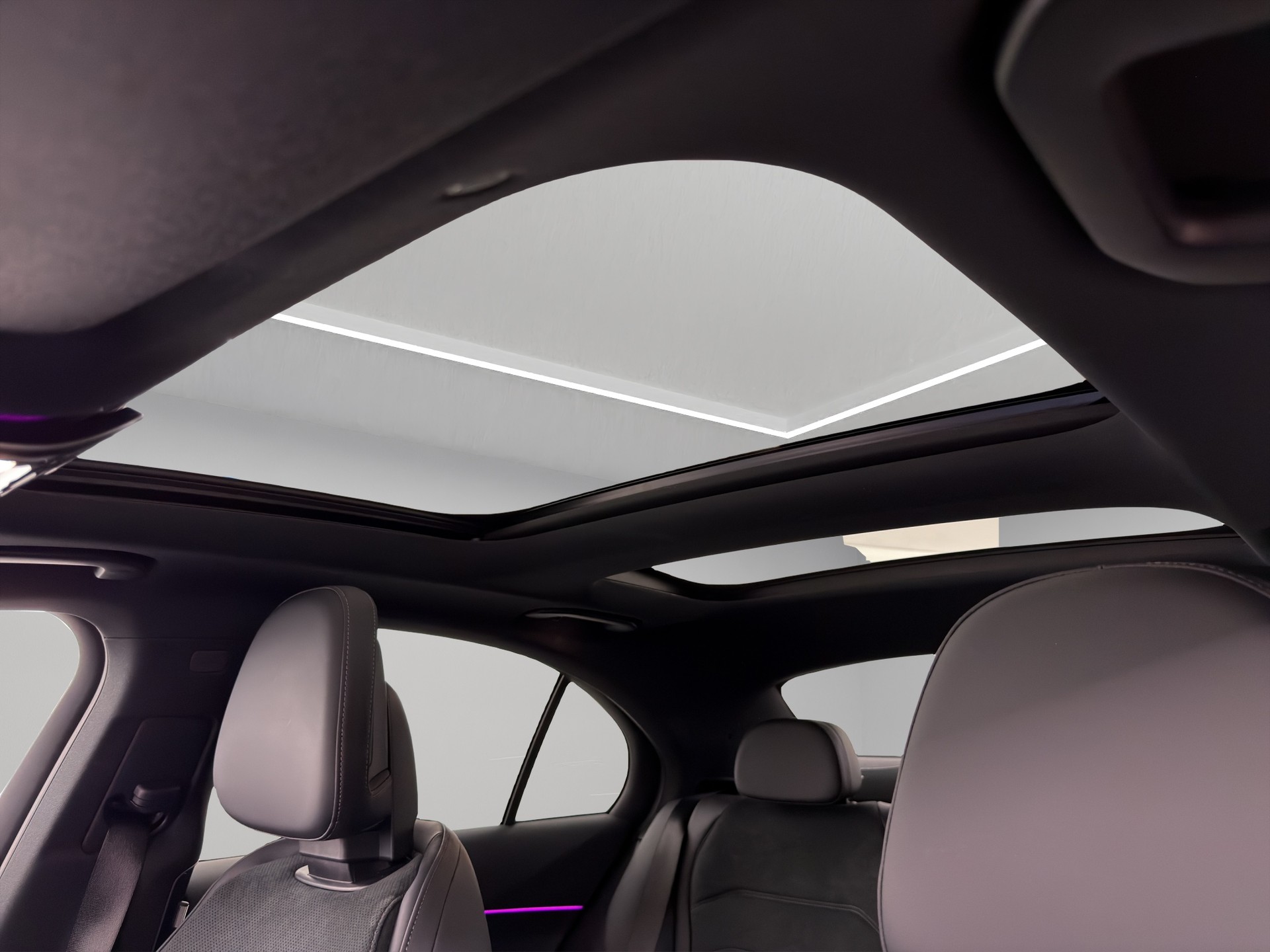 MERCEDES-BENZ E 220 d AMG Line 4matic-image-7