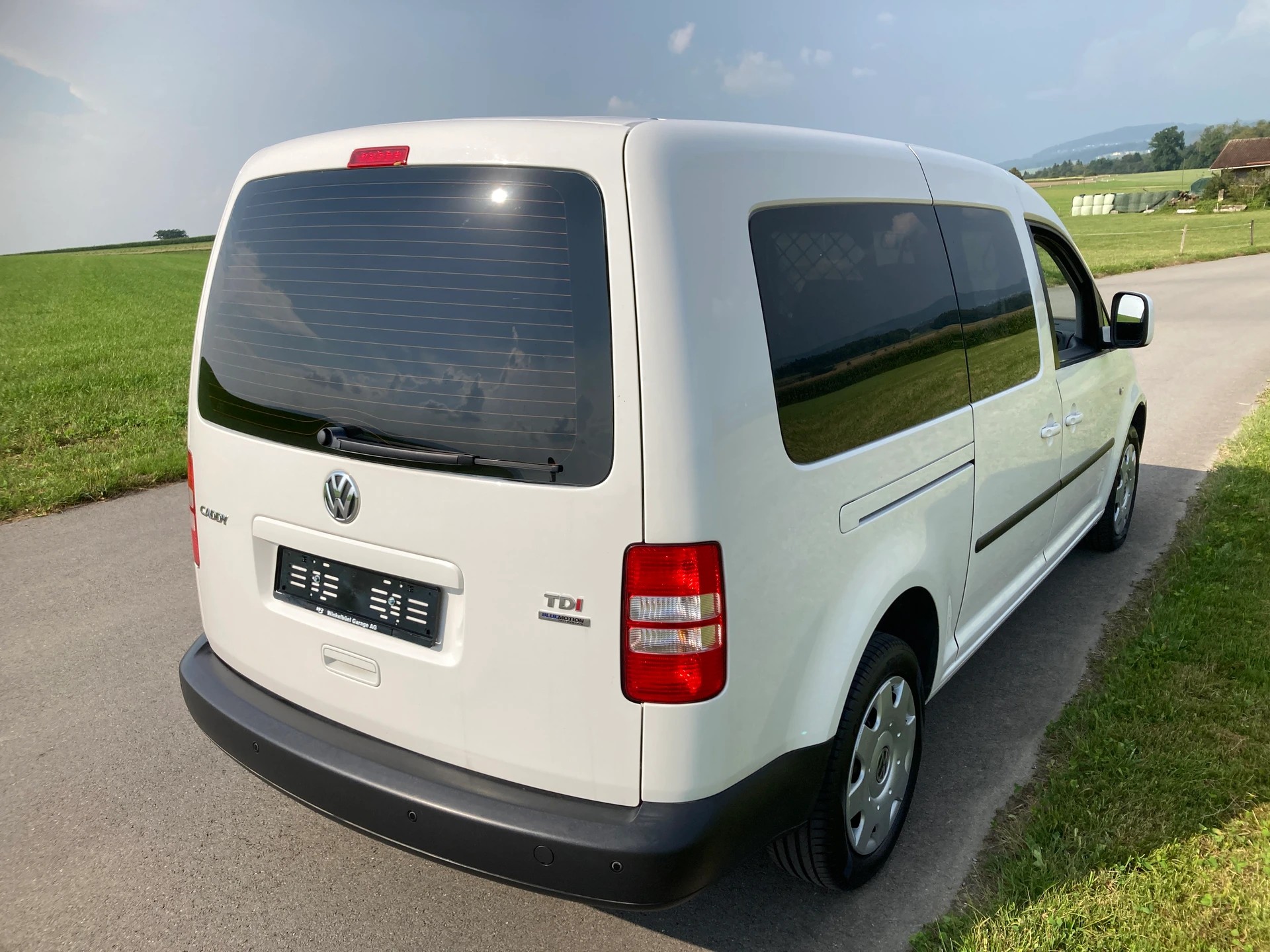 VW Caddy Maxi 1.6 TDI CR Blue Motion Trendline 7 Sitzer-image-2