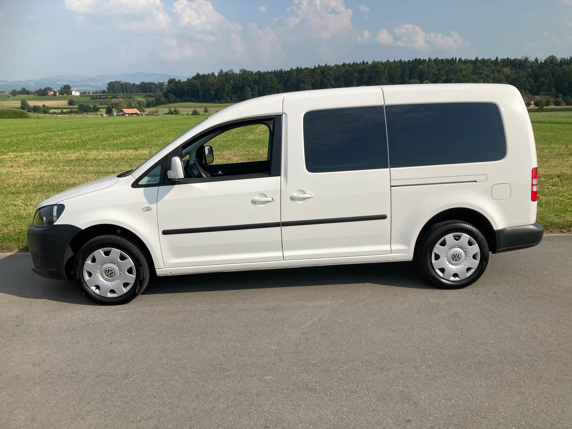 VW Caddy Maxi 1.6 TDI CR Blue Motion Trendline 7 Sitzer-image-4