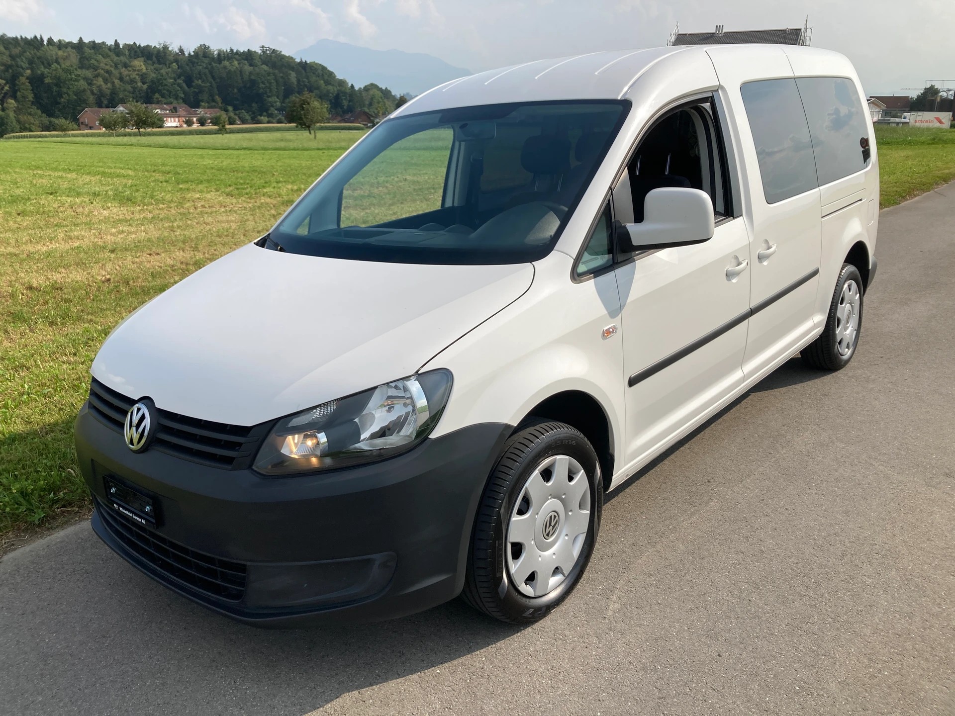 VW Caddy Maxi 1.6 TDI CR Blue Motion Trendline 7 Sitzer-image-0