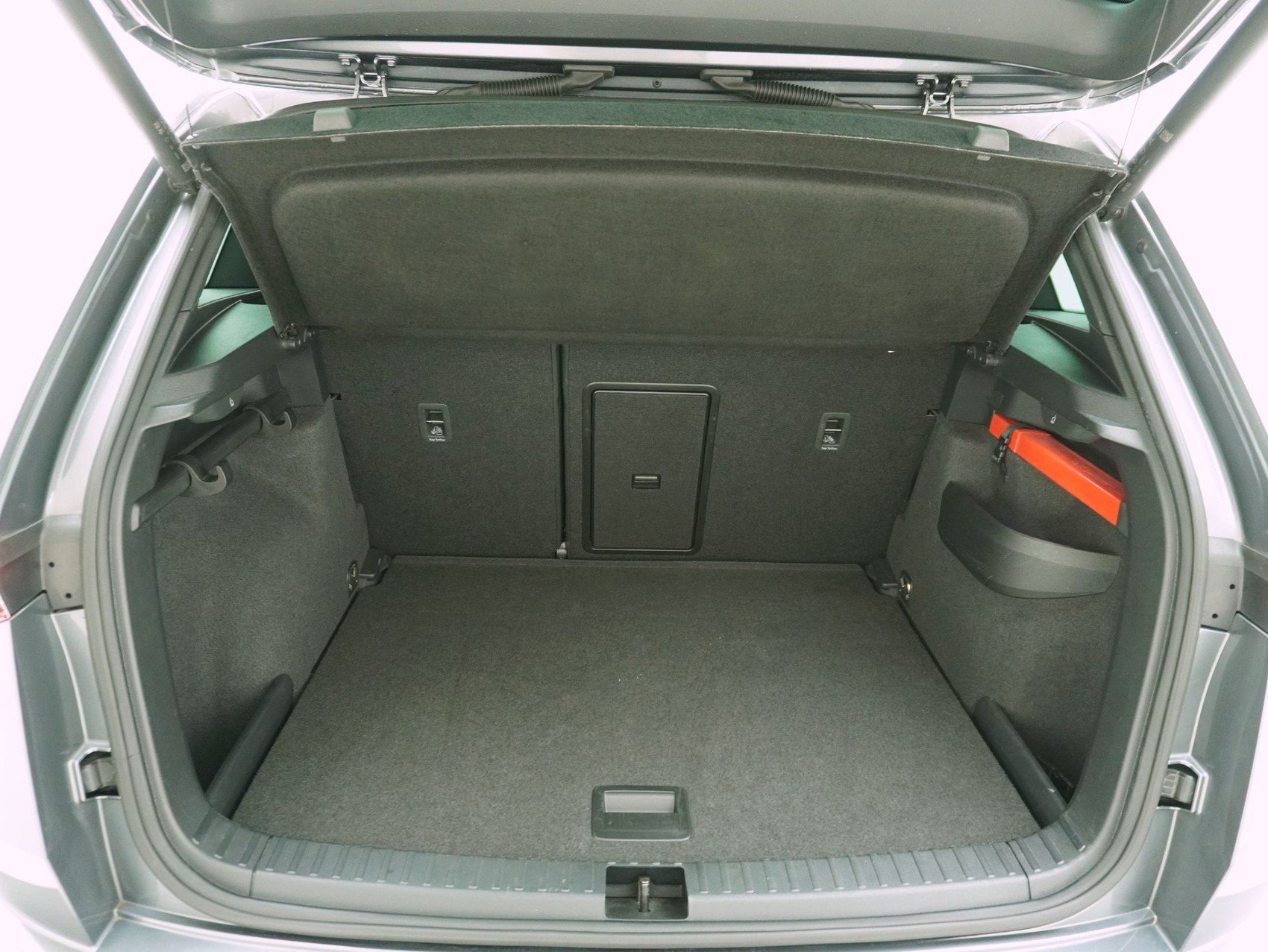 SKODA Karoq 1.5 TSI DSG Sport Line-image-11
