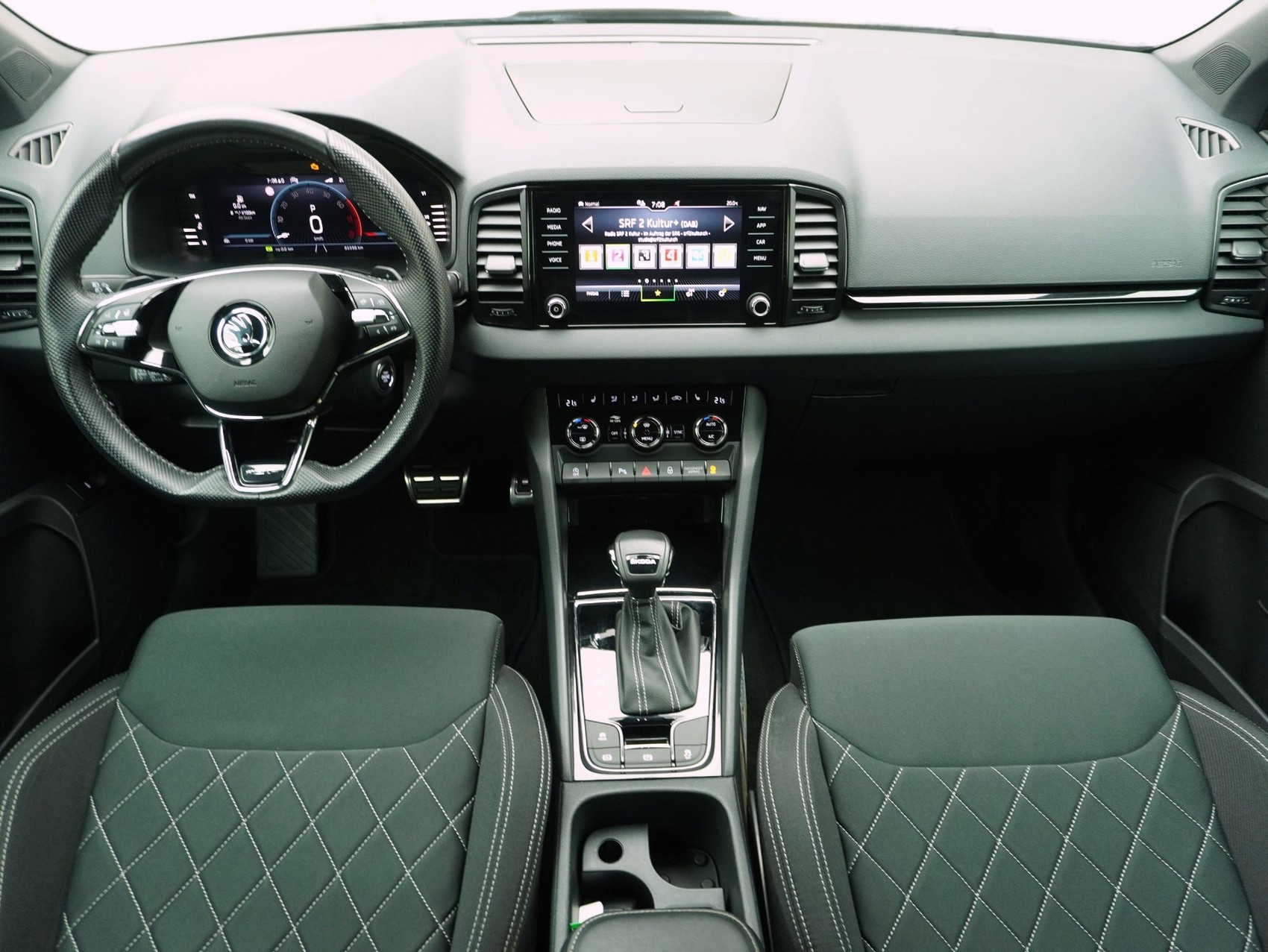 SKODA Karoq 1.5 TSI DSG Sport Line-image-12
