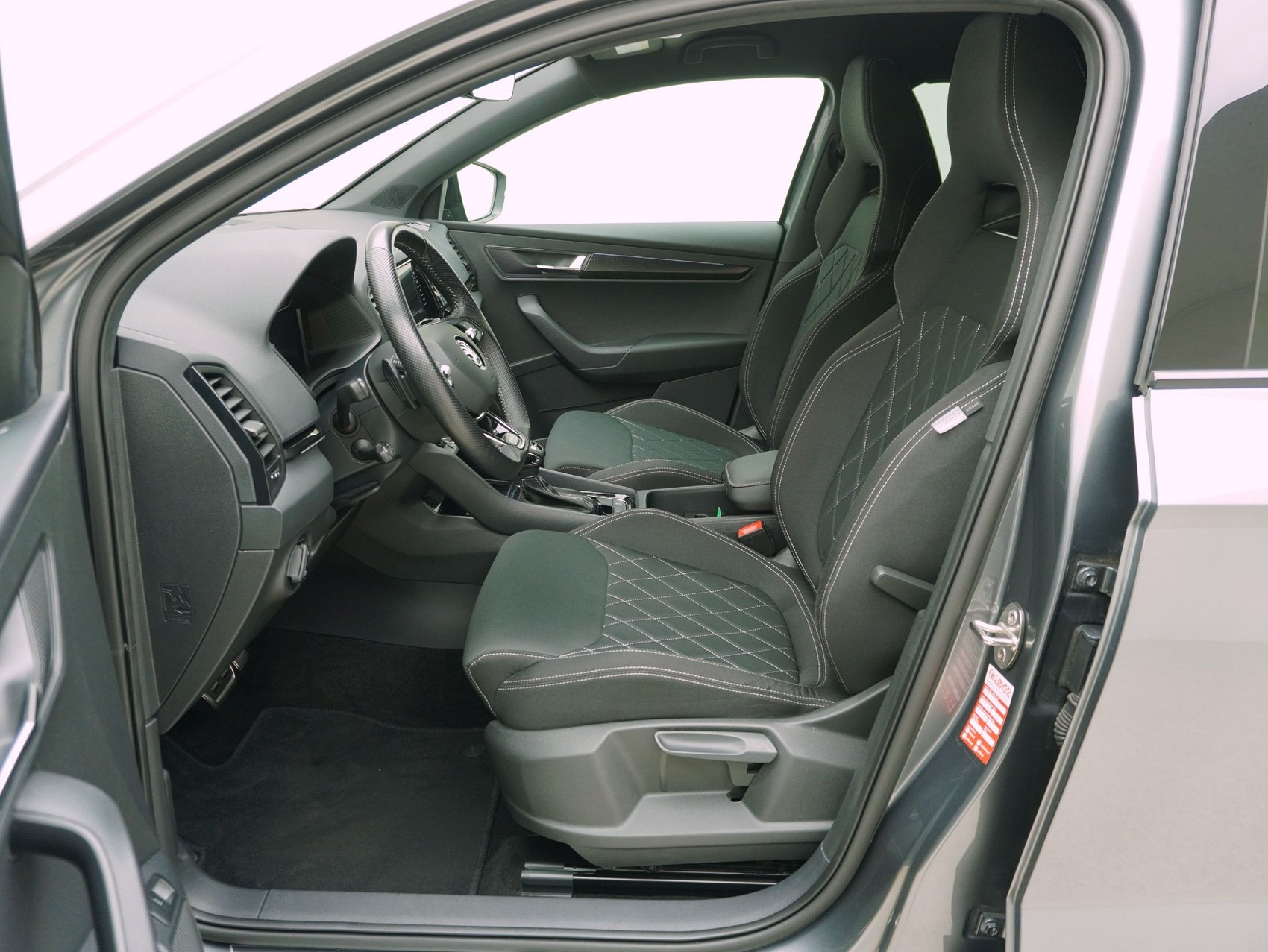SKODA Karoq 1.5 TSI DSG Sport Line-image-7