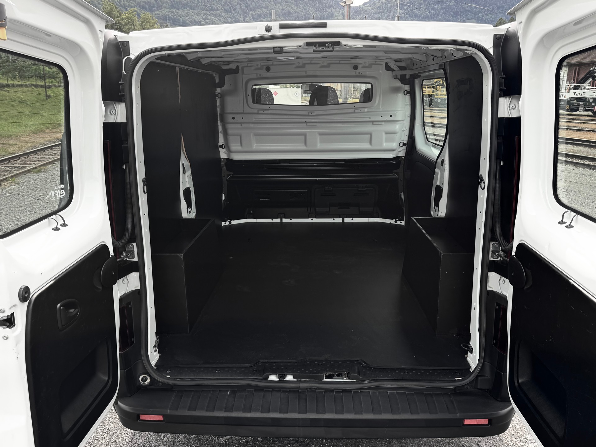 RENAULT 2.0 dCi 120 Business-image-4