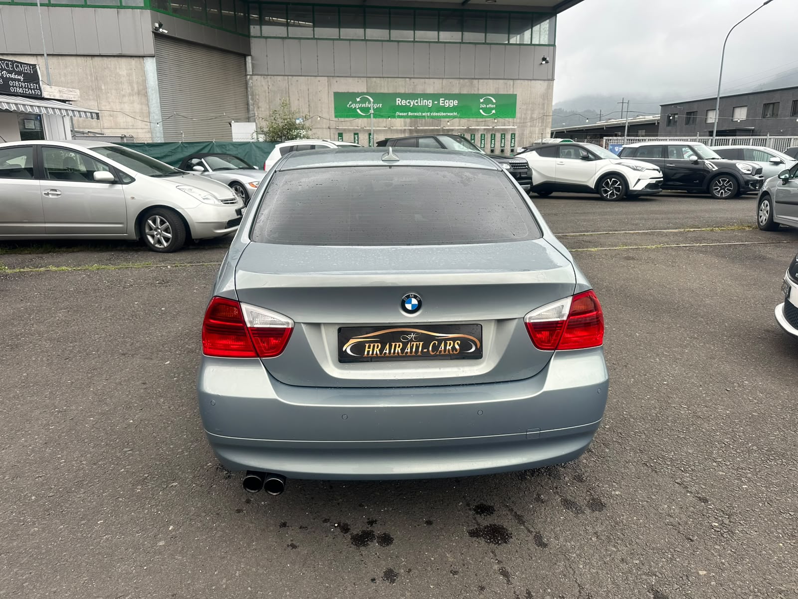 BMW 330i-image-4