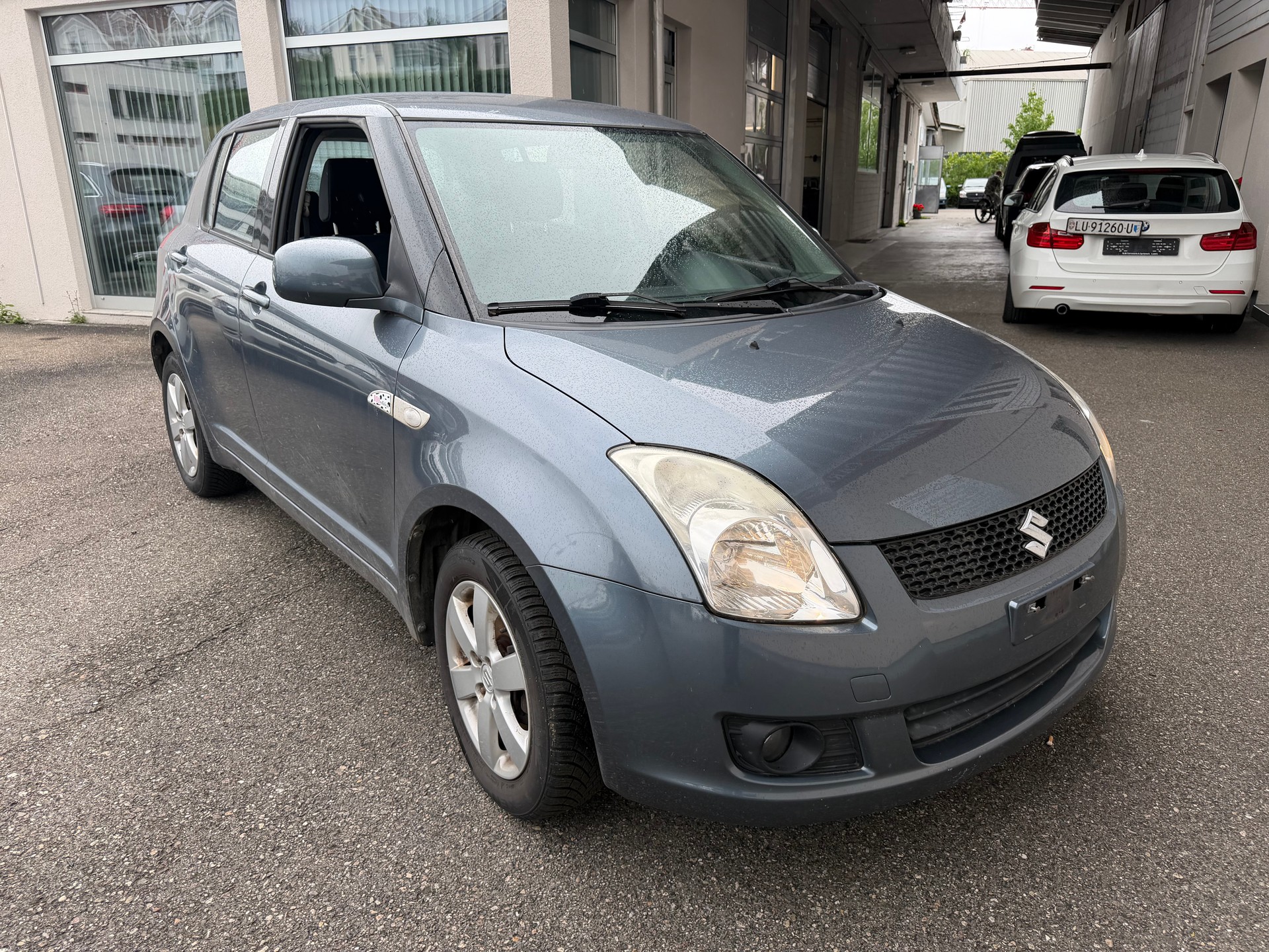 SUZUKI Swift 1.3i 16V GL Top 4x4-image-2