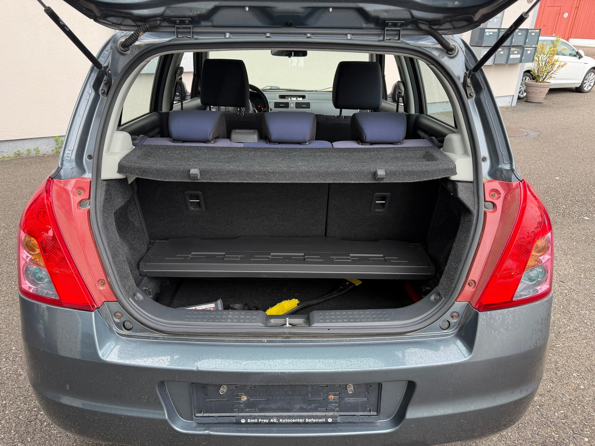 SUZUKI Swift 1.3i 16V GL Top 4x4-image-6