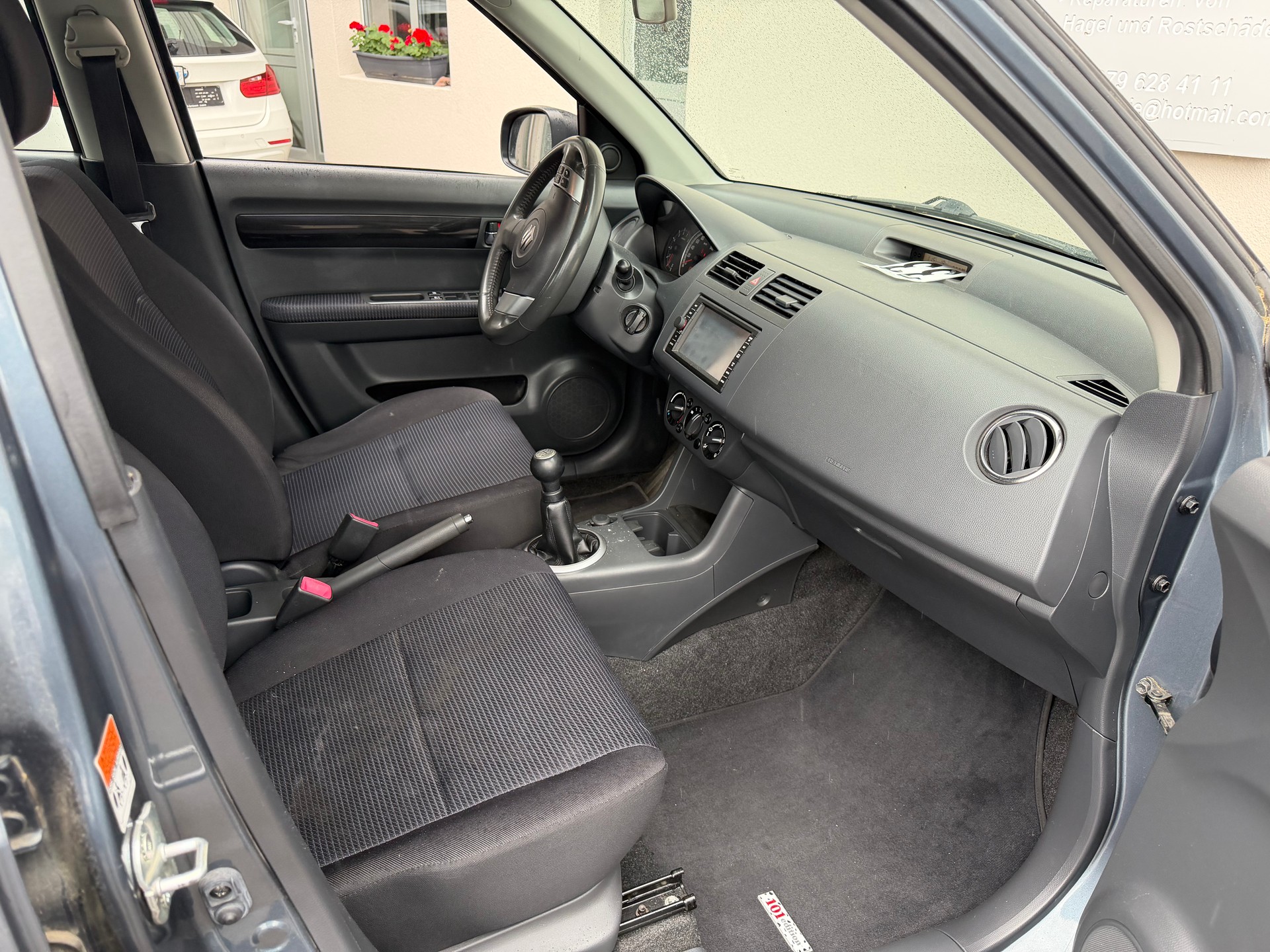 SUZUKI Swift 1.3i 16V GL Top 4x4-image-7