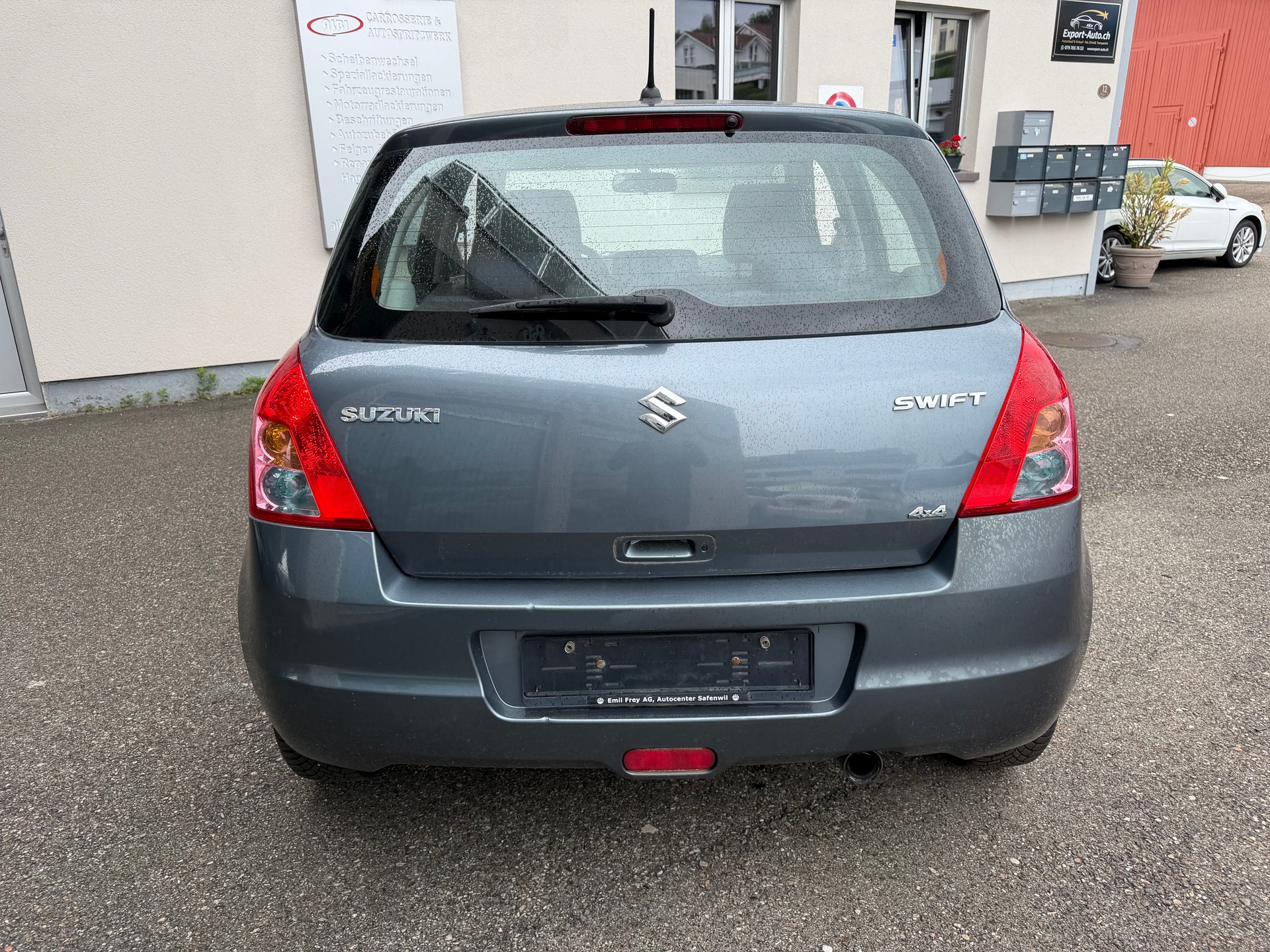 SUZUKI Swift 1.3i 16V GL Top 4x4-image-3