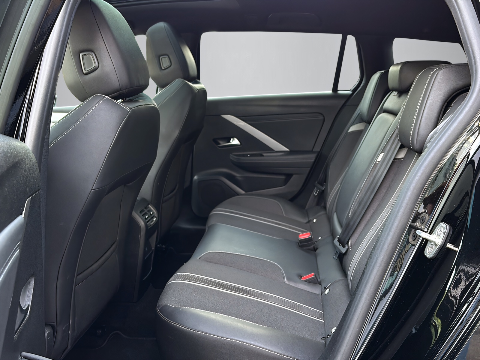 OPEL Astra L Sports Tourer 1.2 T Hybrid GS-image-6