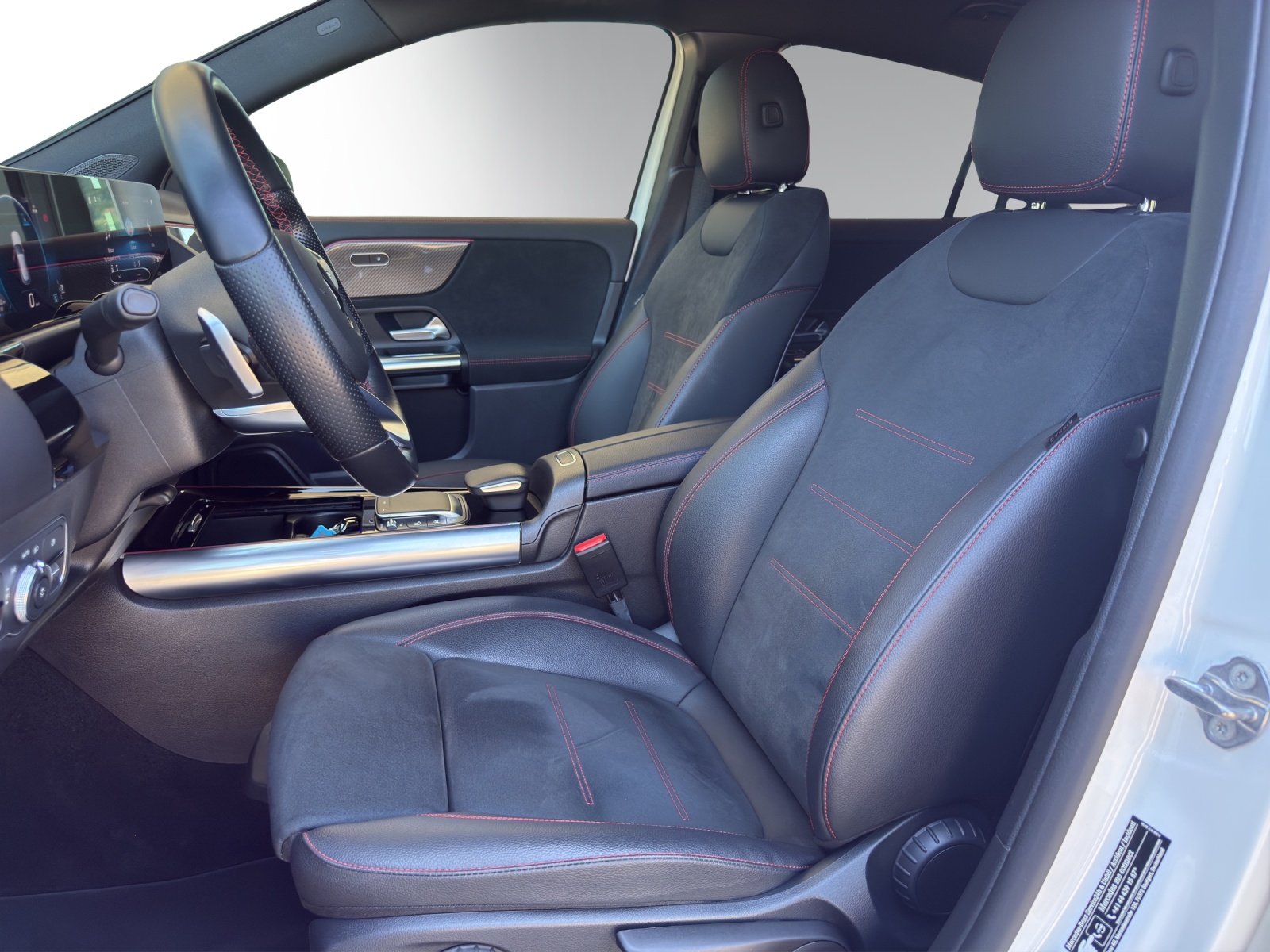 MERCEDES-BENZ GLA 220d AMG Line 4Matic-image-8