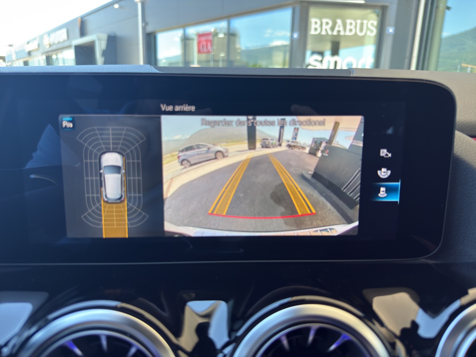 MERCEDES-BENZ GLA 220d AMG Line 4Matic-image-13
