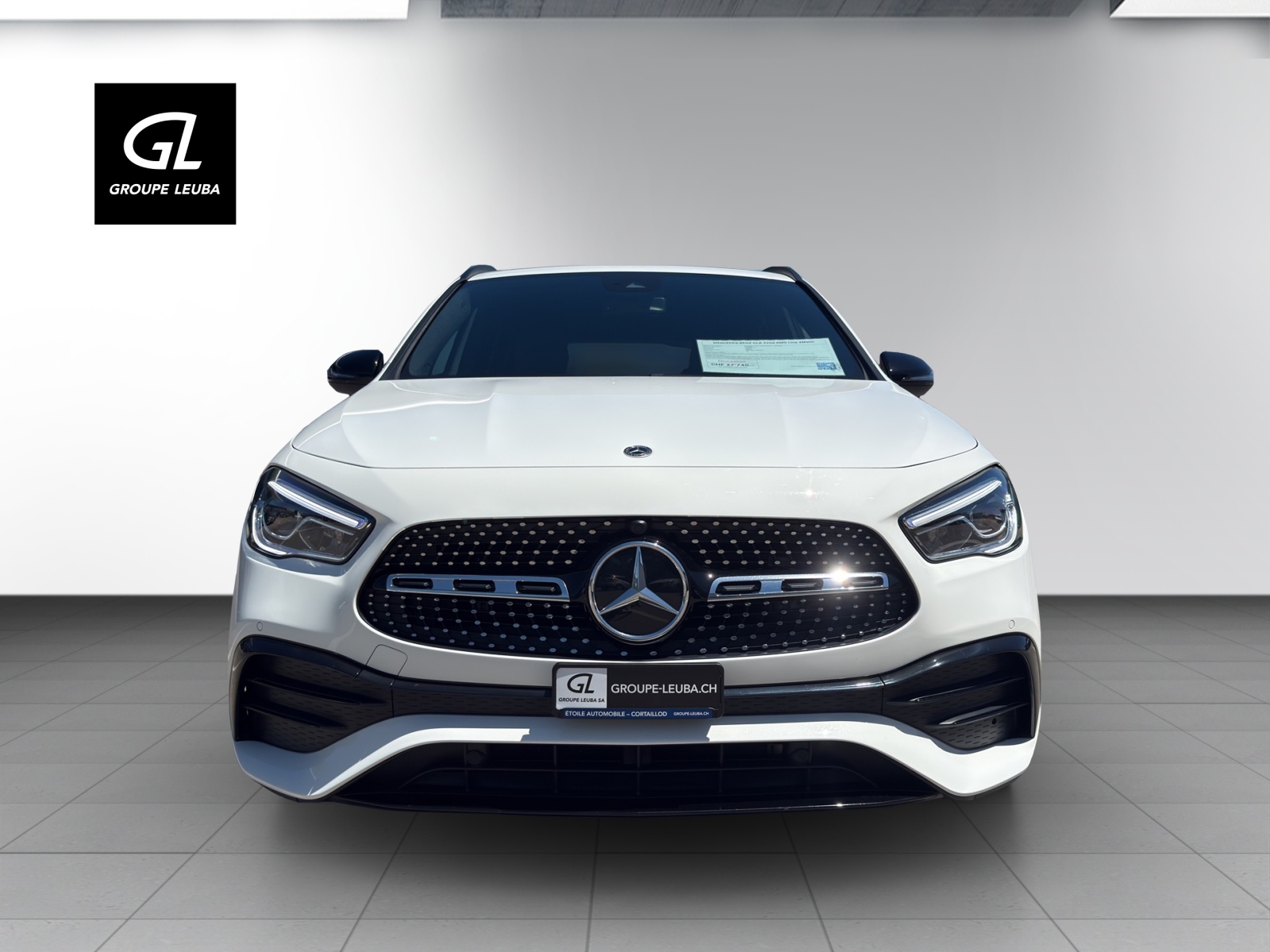 MERCEDES-BENZ GLA 220d AMG Line 4Matic-image-2