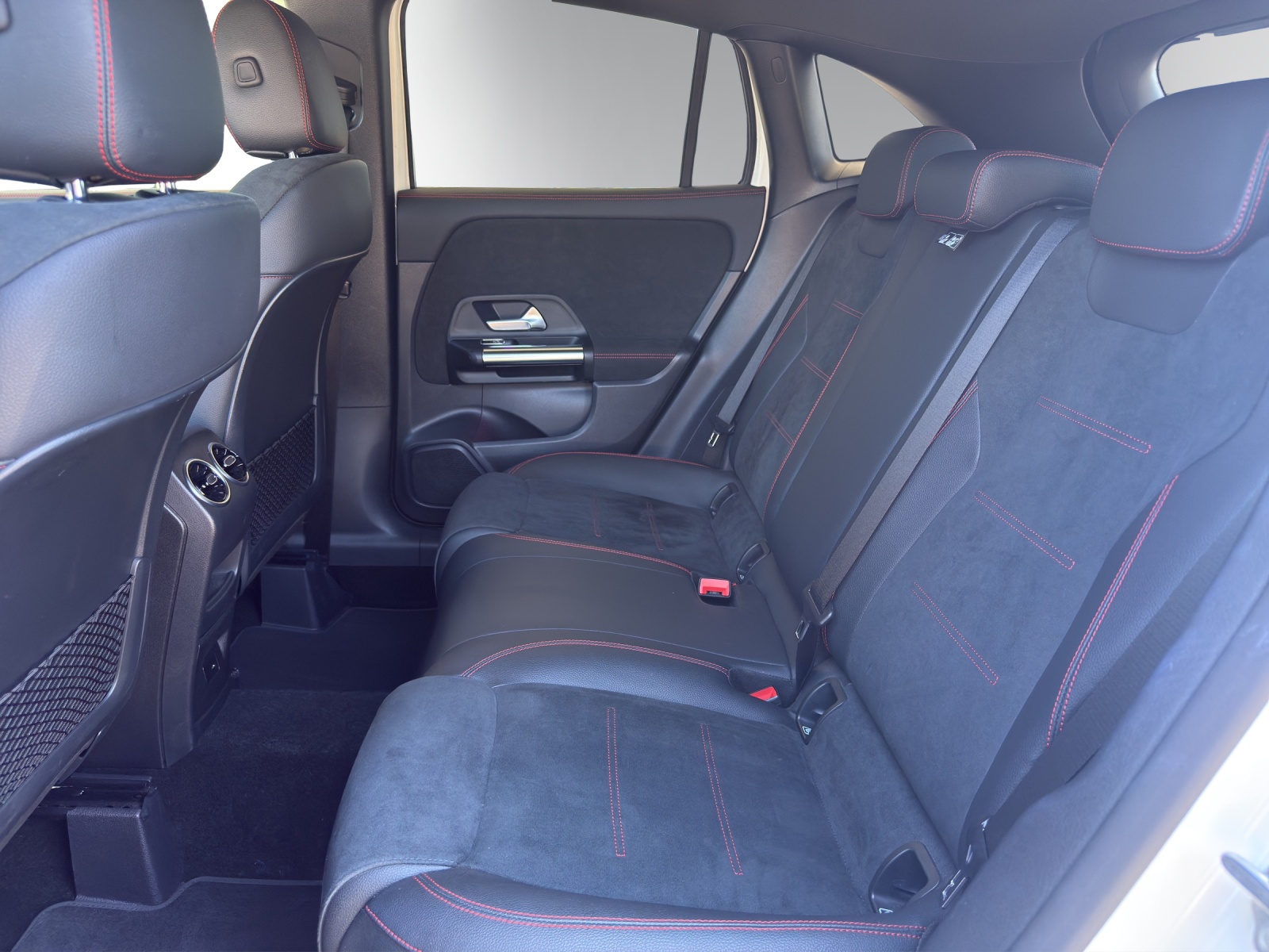 Image MERCEDES-BENZ GLA-220 GLA 220d AMG Line 4Matic