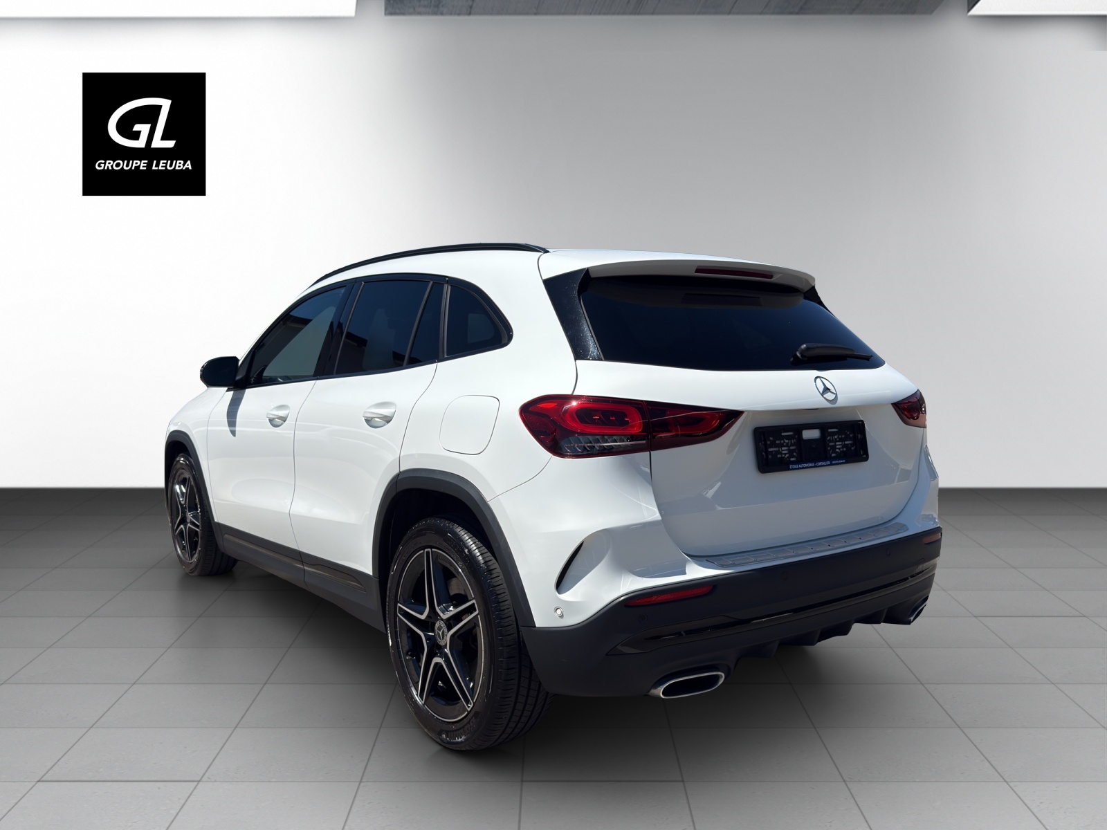 MERCEDES-BENZ GLA 220d AMG Line 4Matic-image-1