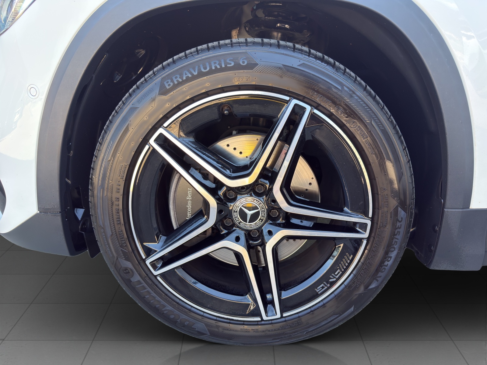 MERCEDES-BENZ GLA 220d AMG Line 4Matic-image-5