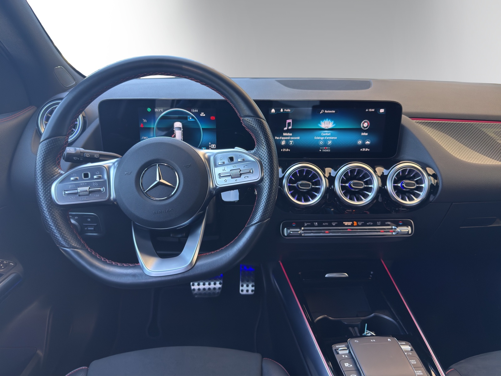 MERCEDES-BENZ GLA 220d AMG Line 4Matic-image-11