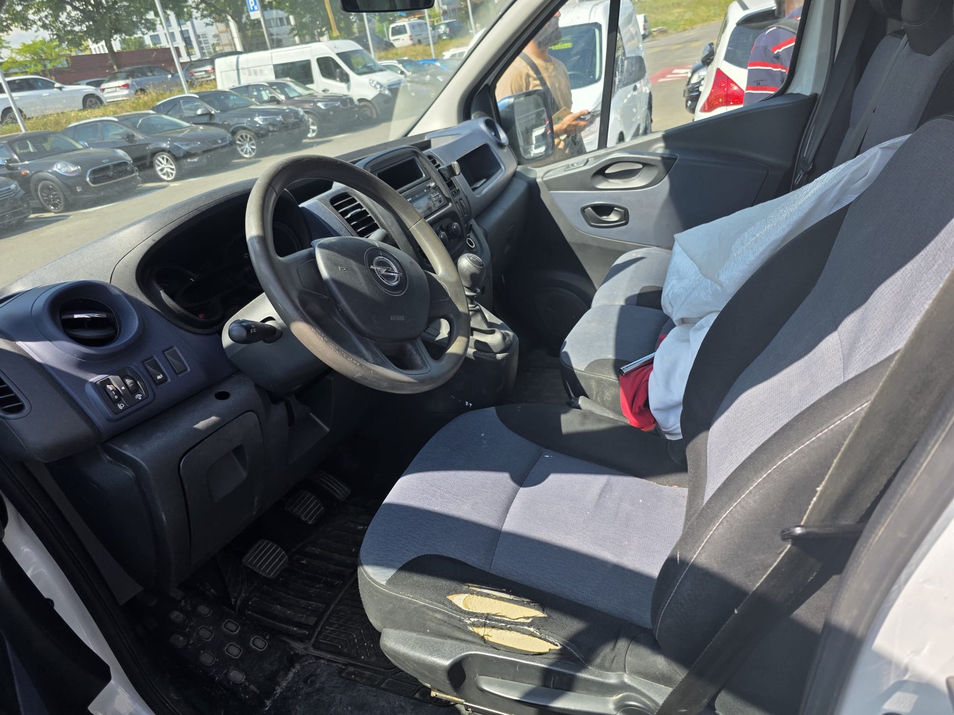 OPEL Vivaro 1.6 CDTI 2.7t L1H1-image-15