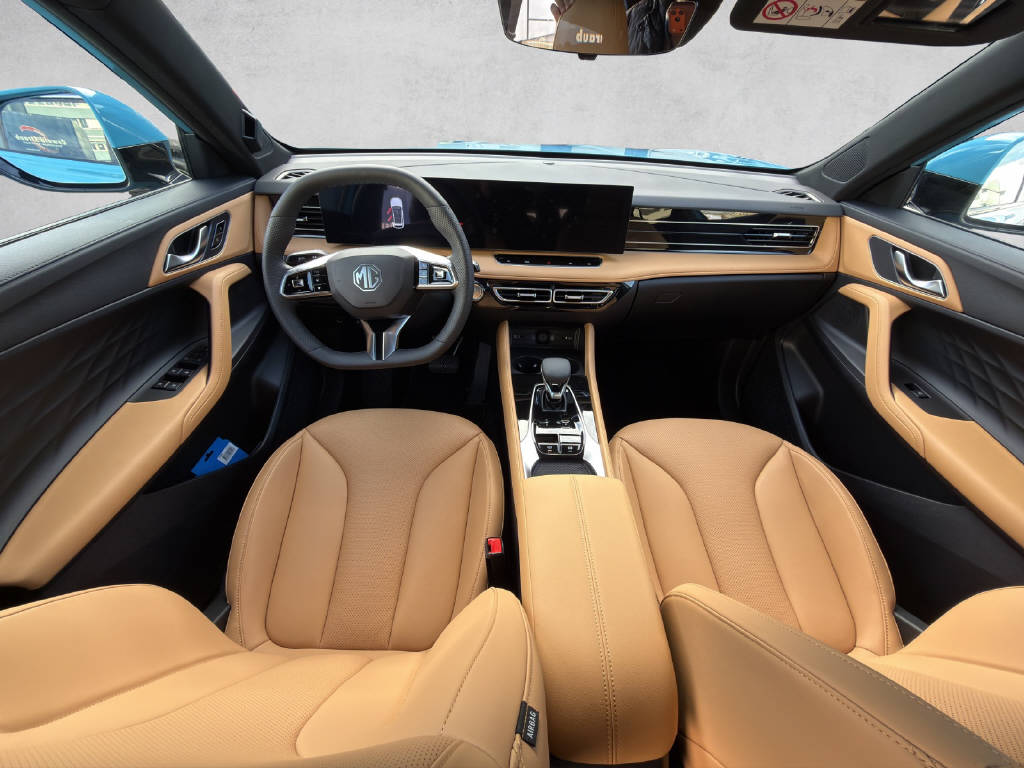 MG HS 1.5 Hybrid+Luxury-image-8