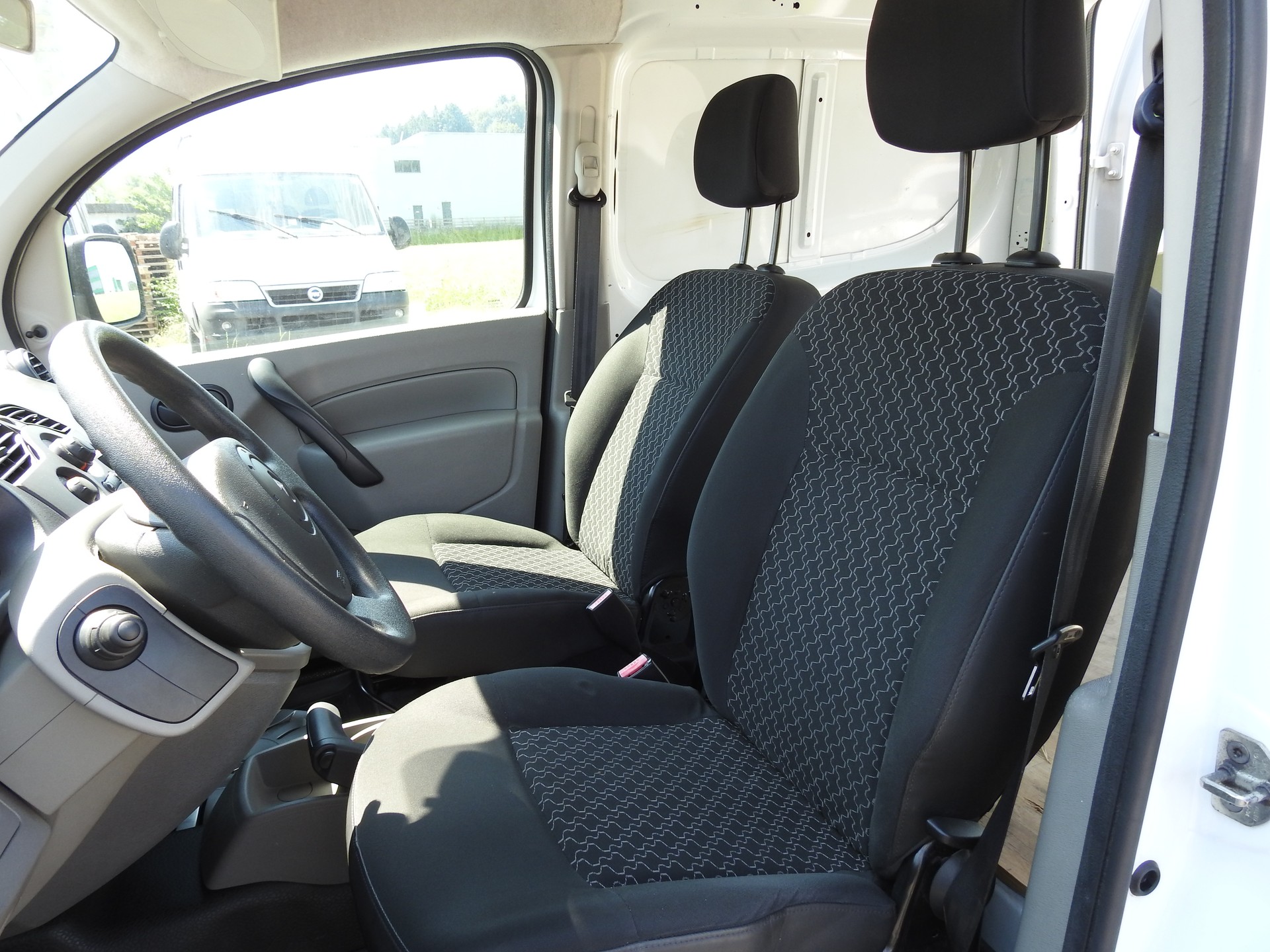 RENAULT Kangoo Express Compact 1.6 90-image-14
