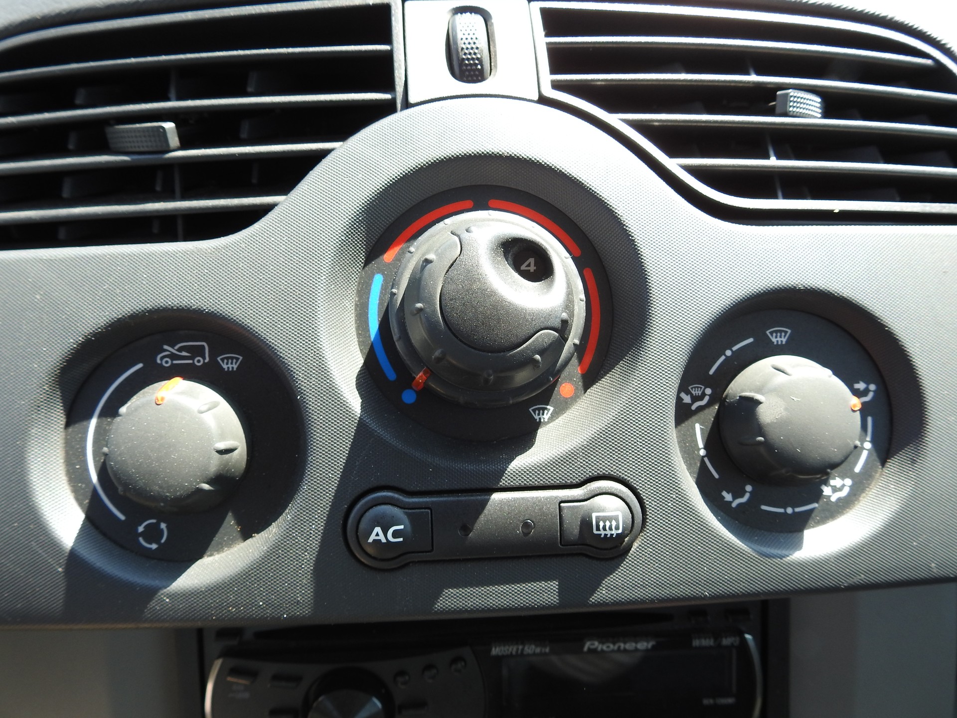RENAULT Kangoo Express Compact 1.6 90-image-21