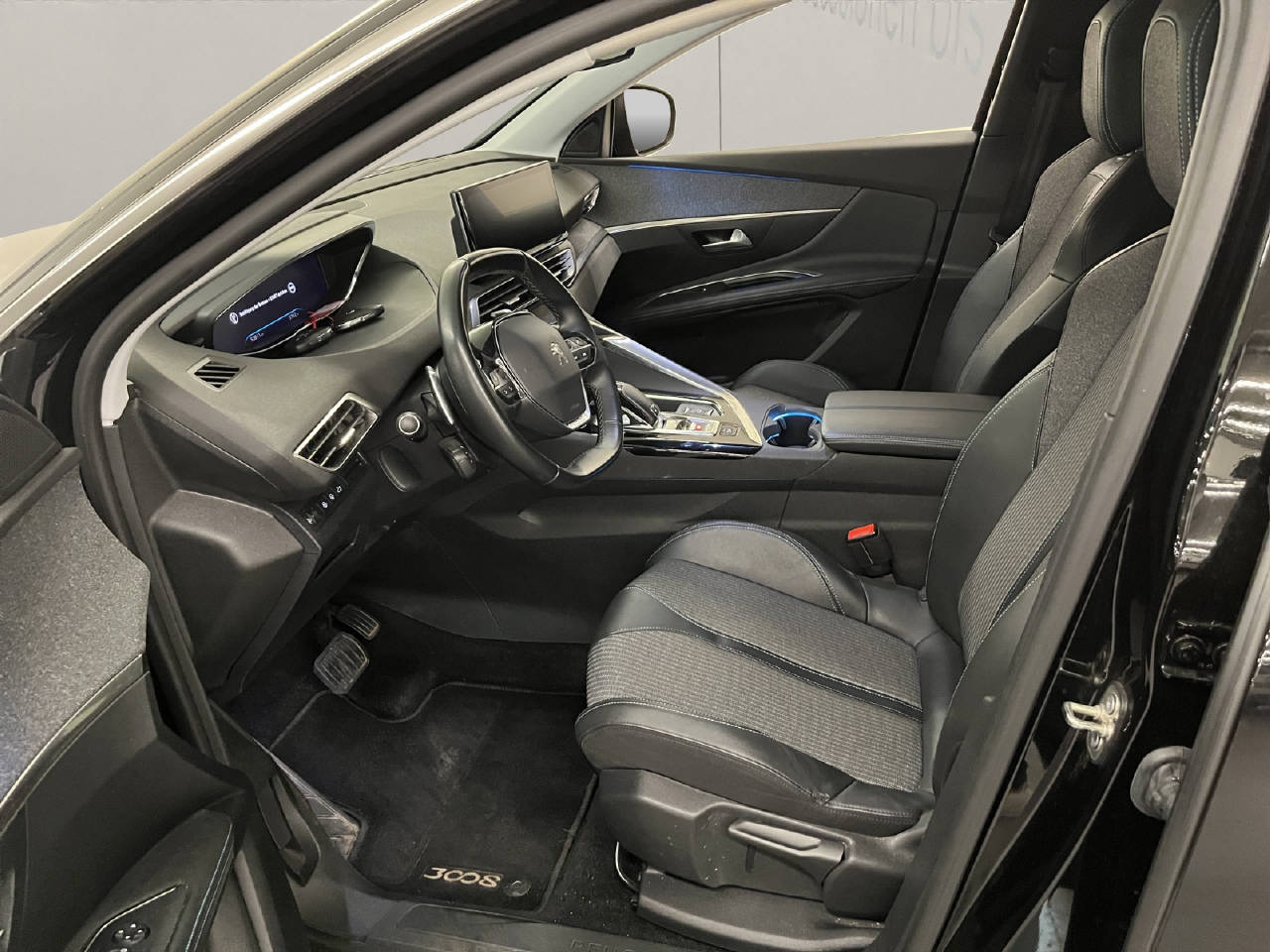 PEUGEOT 3008 1.2 Allure Pack-image-4