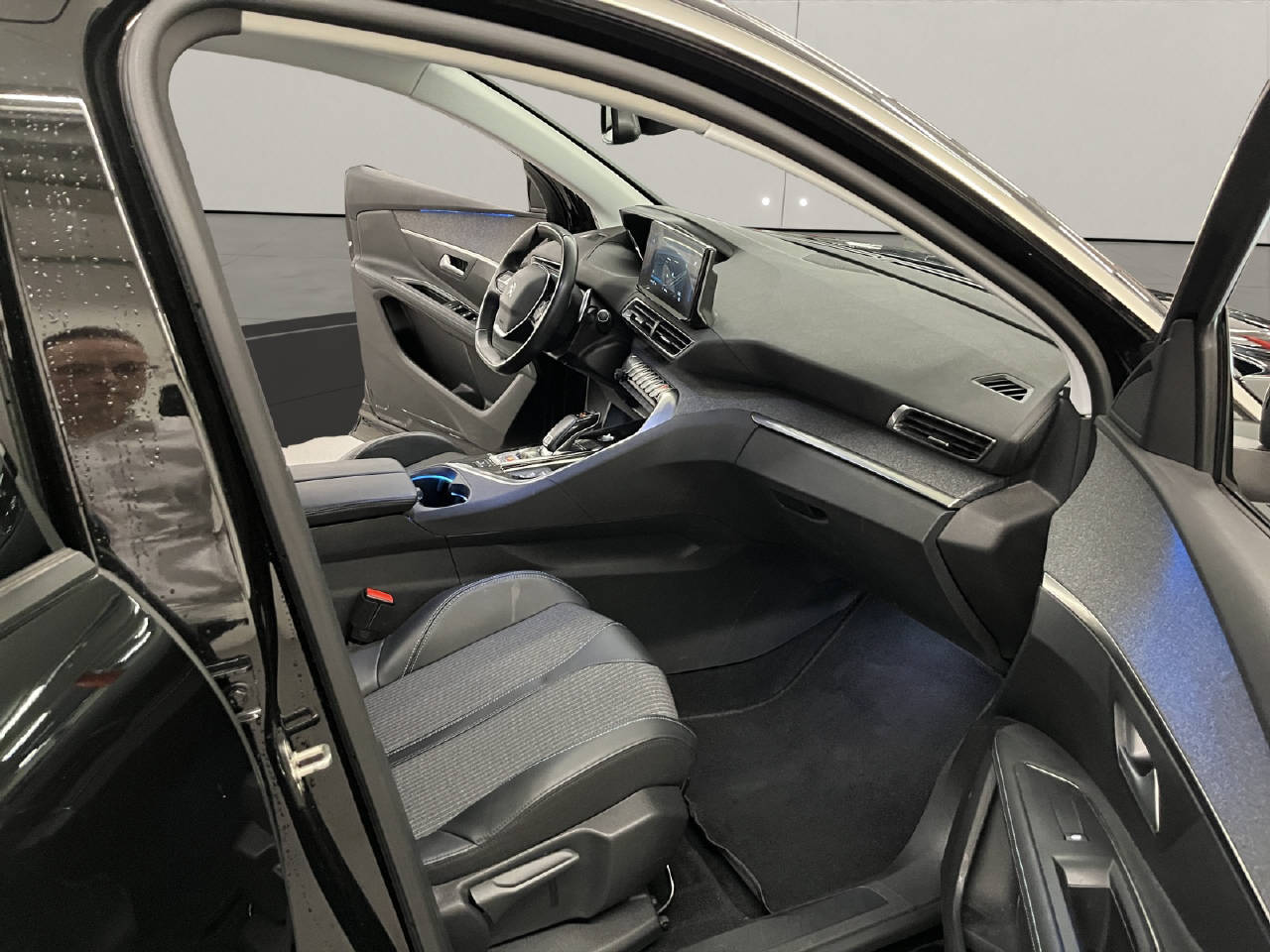 PEUGEOT 3008 1.2 Allure Pack-image-11
