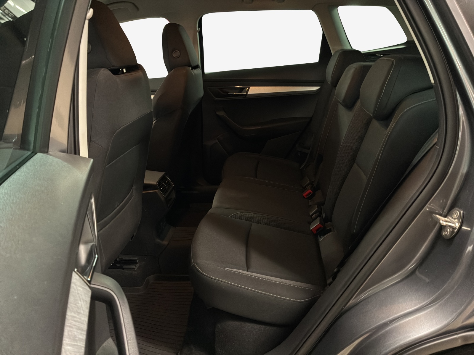 SKODA Karoq 1.5 TSI Ambition DSG-image-11