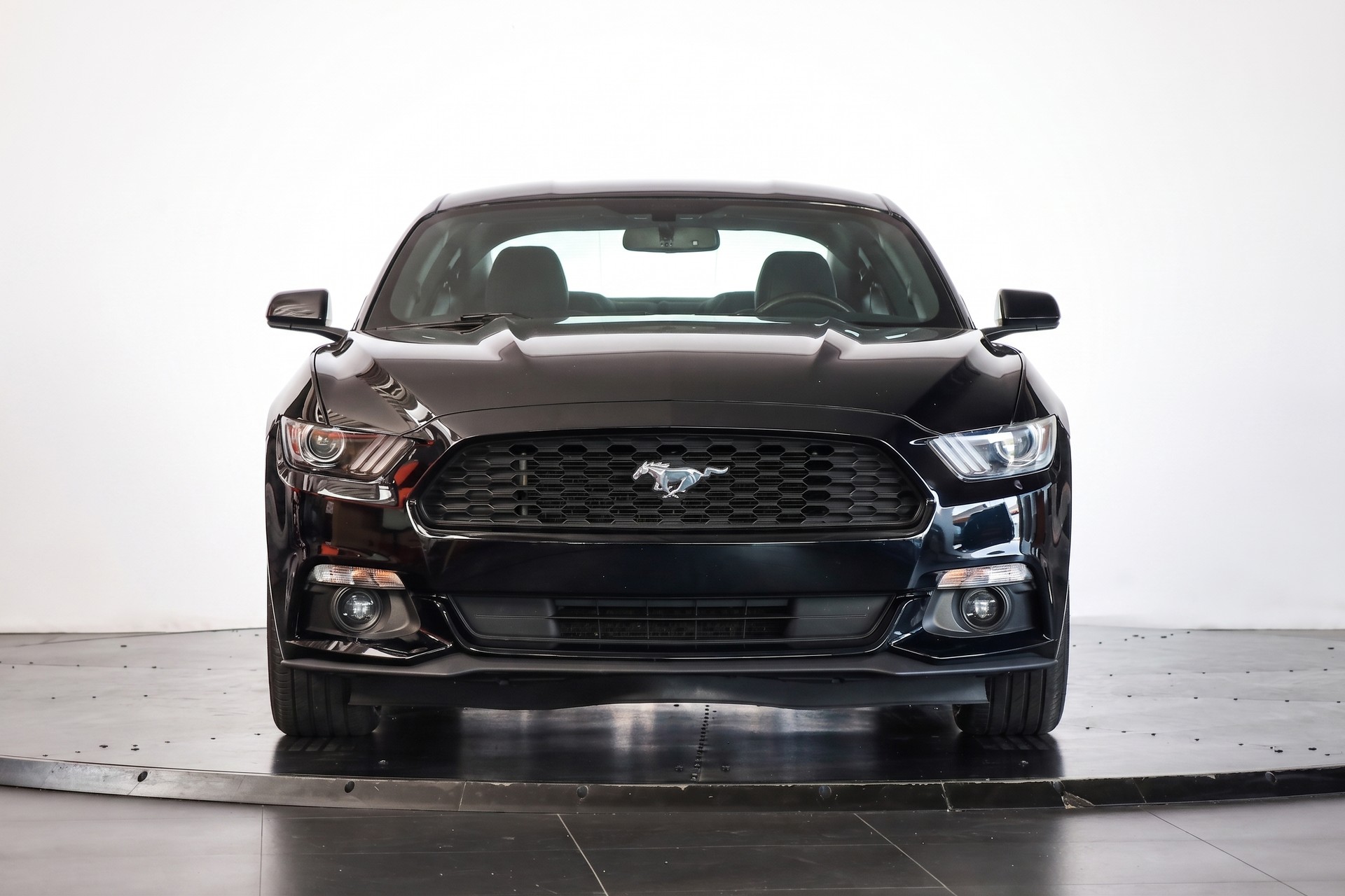 FORD Mustang Fastback 3.7 Automat-image-1