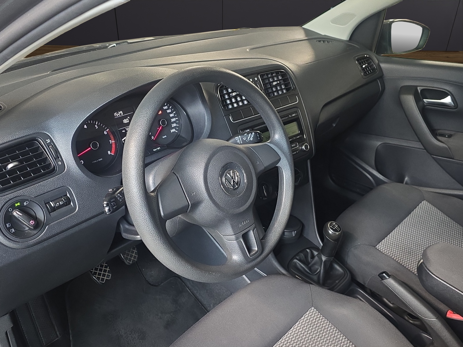VW Polo 1.4 16V Trendline-image-9