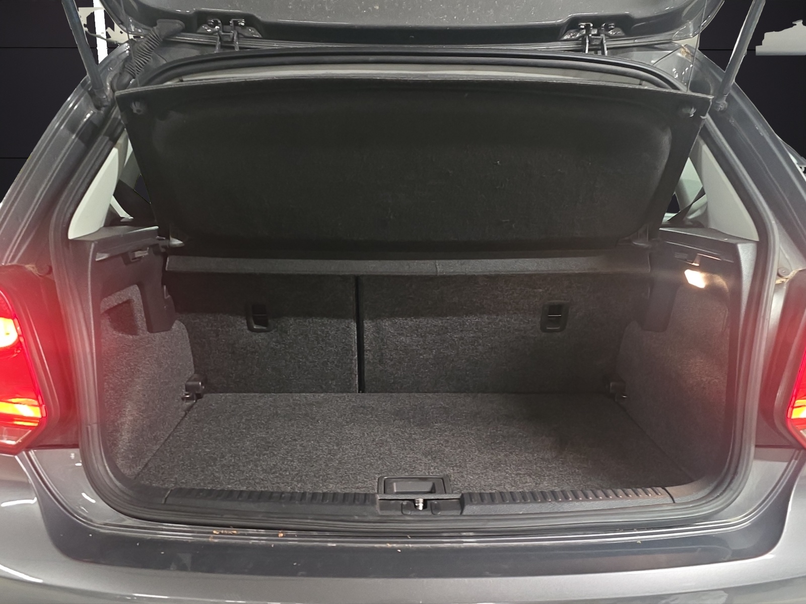 VW Polo 1.4 16V Trendline-image-17